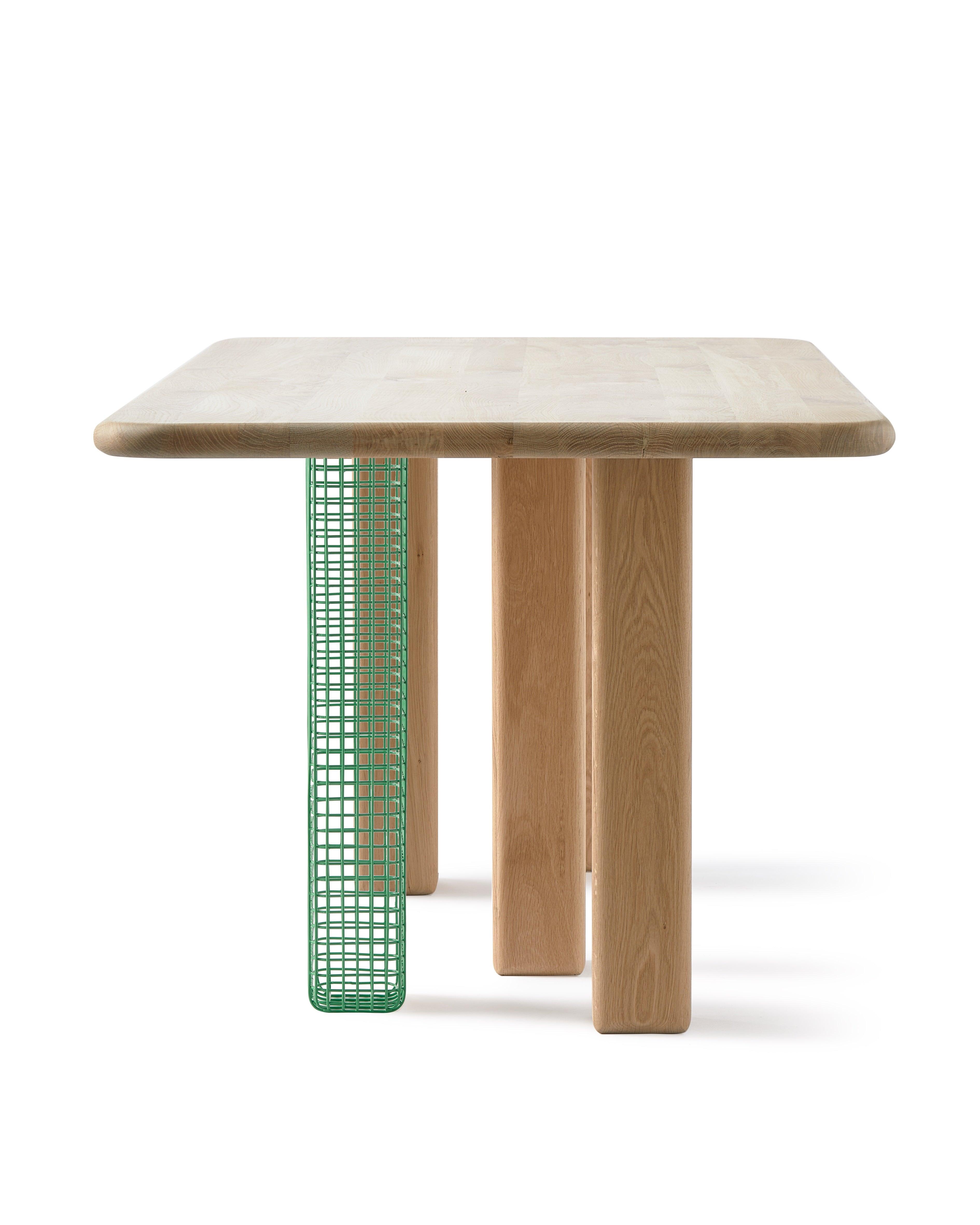 Stół dębowy STILTS z zieloną wstawką Pols Potten Eye on Design