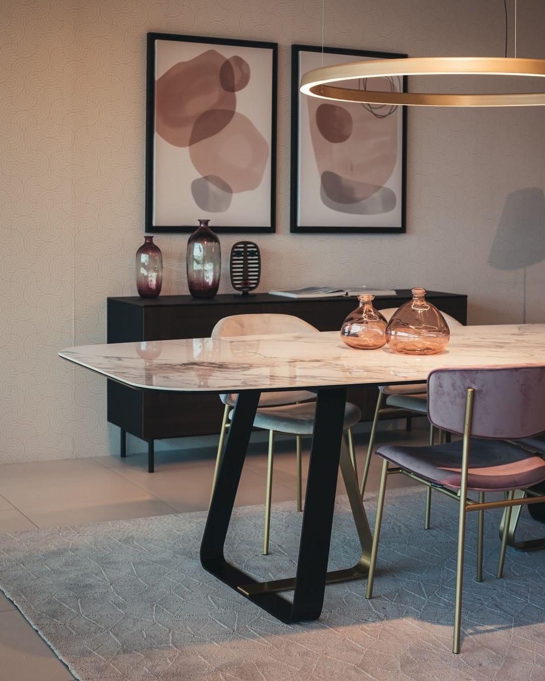 Stół jadalniany SUNSHINE piaskowy marmur Calligaris Eye on Design