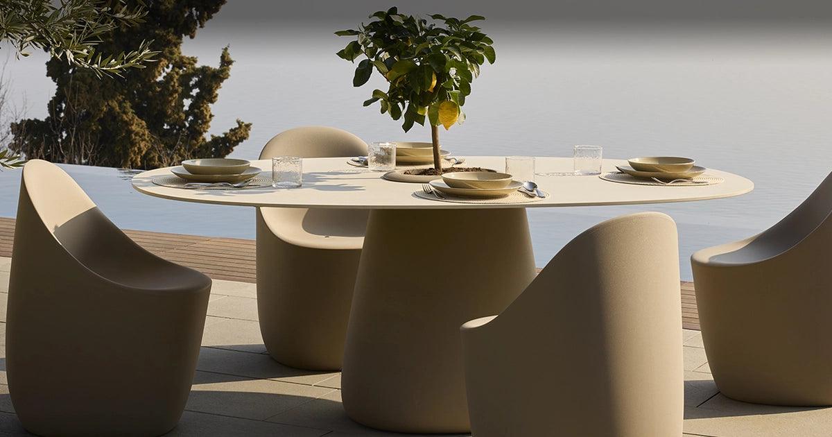 Stół ogrodowy z pojemnikiem COBBLE bordowy Qeeboo Eye on Design