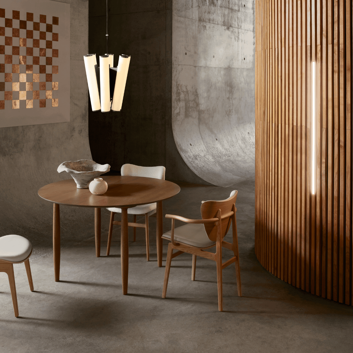 Stół okrągły OKU ciemnobrązowy dębowy NORR11 Eye on Design