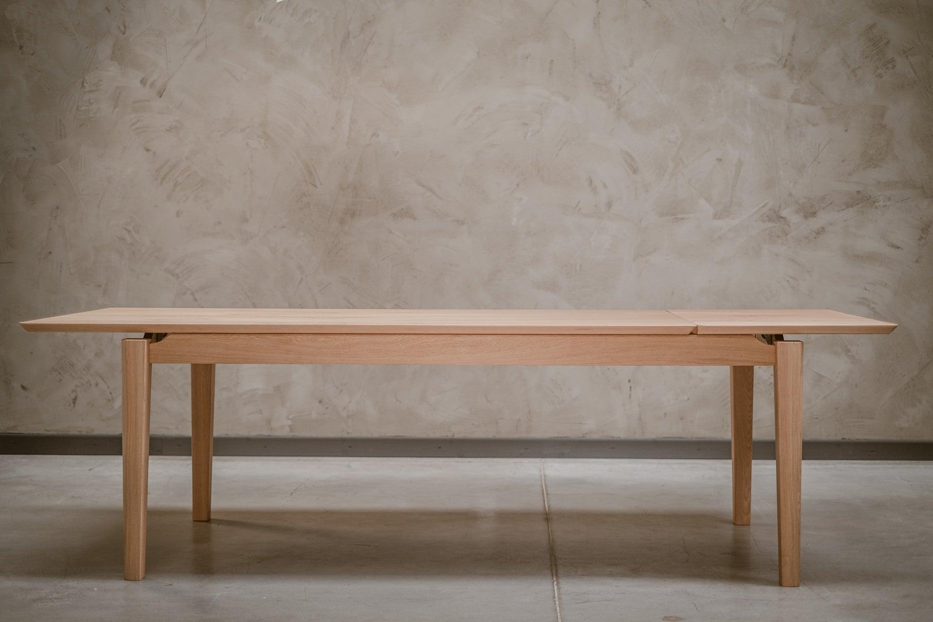 Stół rozkładany CHAMFER lite drewno Selfia Eye on Design