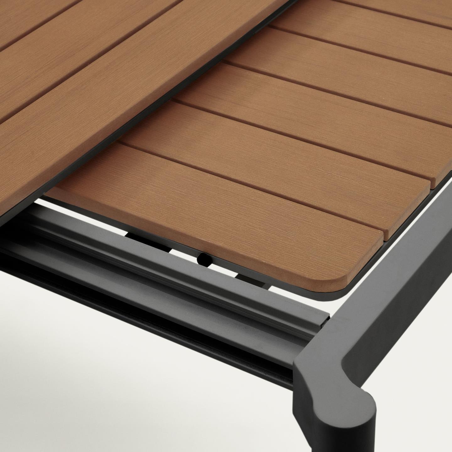 Stół rozkładany ogrodowy CANYELLES polidrewno z czarną podstawą La Forma Eye on Design