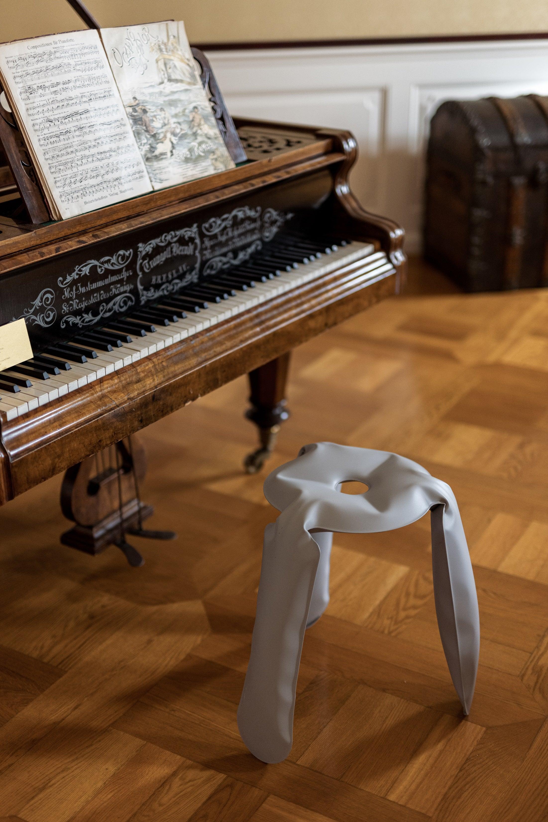 Stołek PLOPP szary mat Zieta Studio Eye on Design