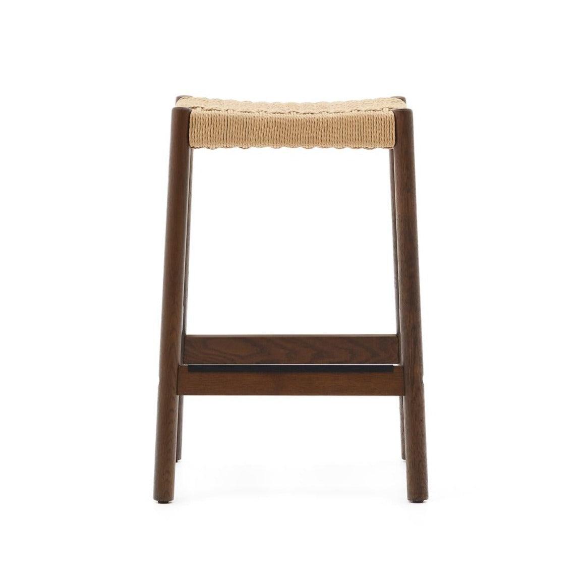 Stołek YALIA orzechowe drewno dębowe La Forma Eye on Design