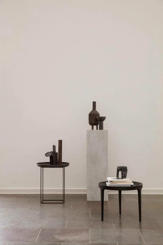 Stolik boczny DUKE czarny lakierowany NORR11 Eye on Design