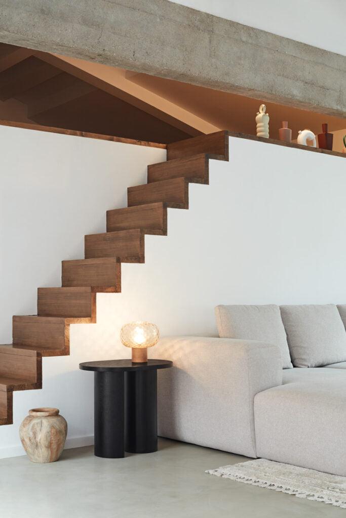 Stolik boczny NORI beżowy z drewnianym blatem Teulat Eye on Design