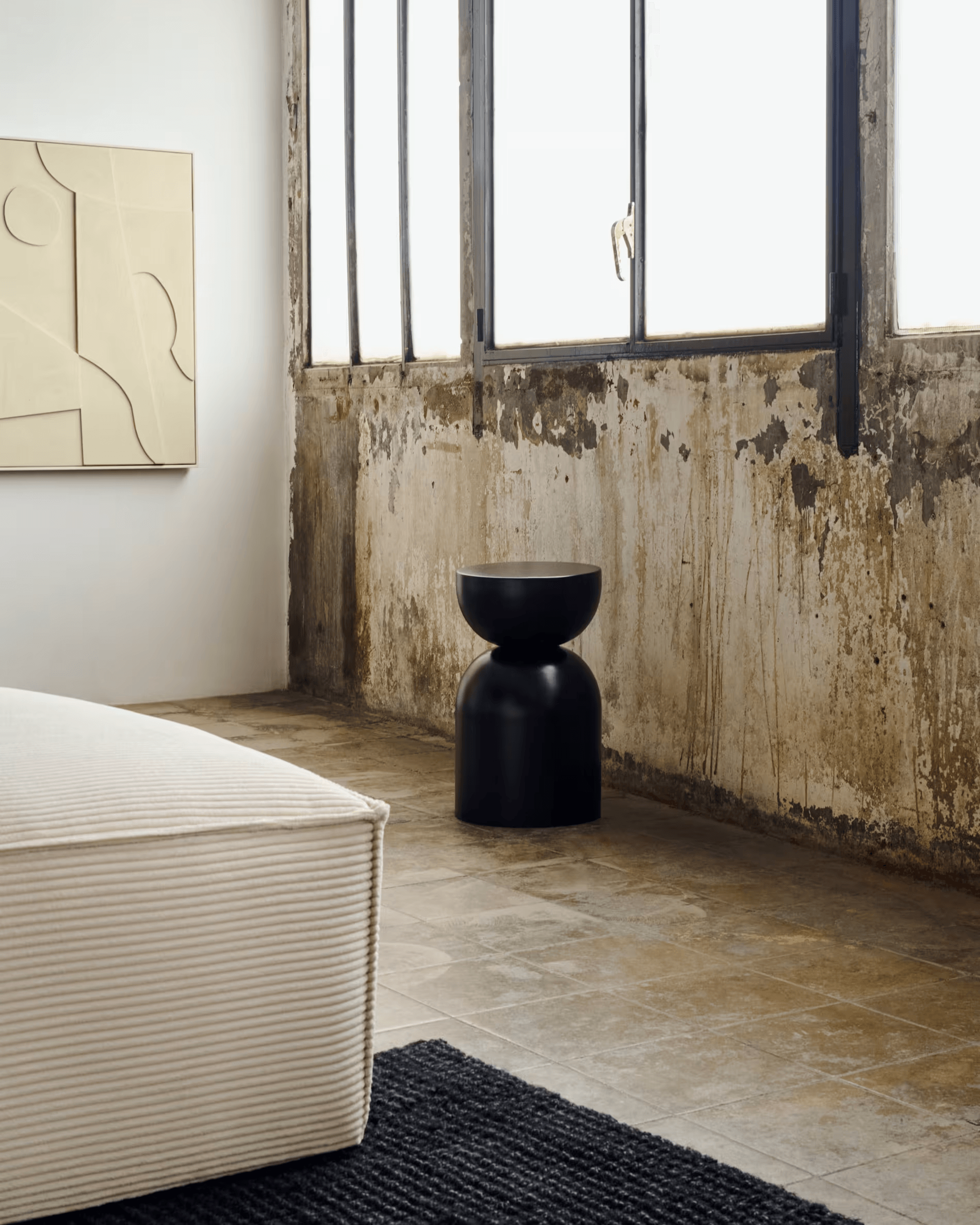 Stolik boczny RACHELL czarny La Forma Eye on Design