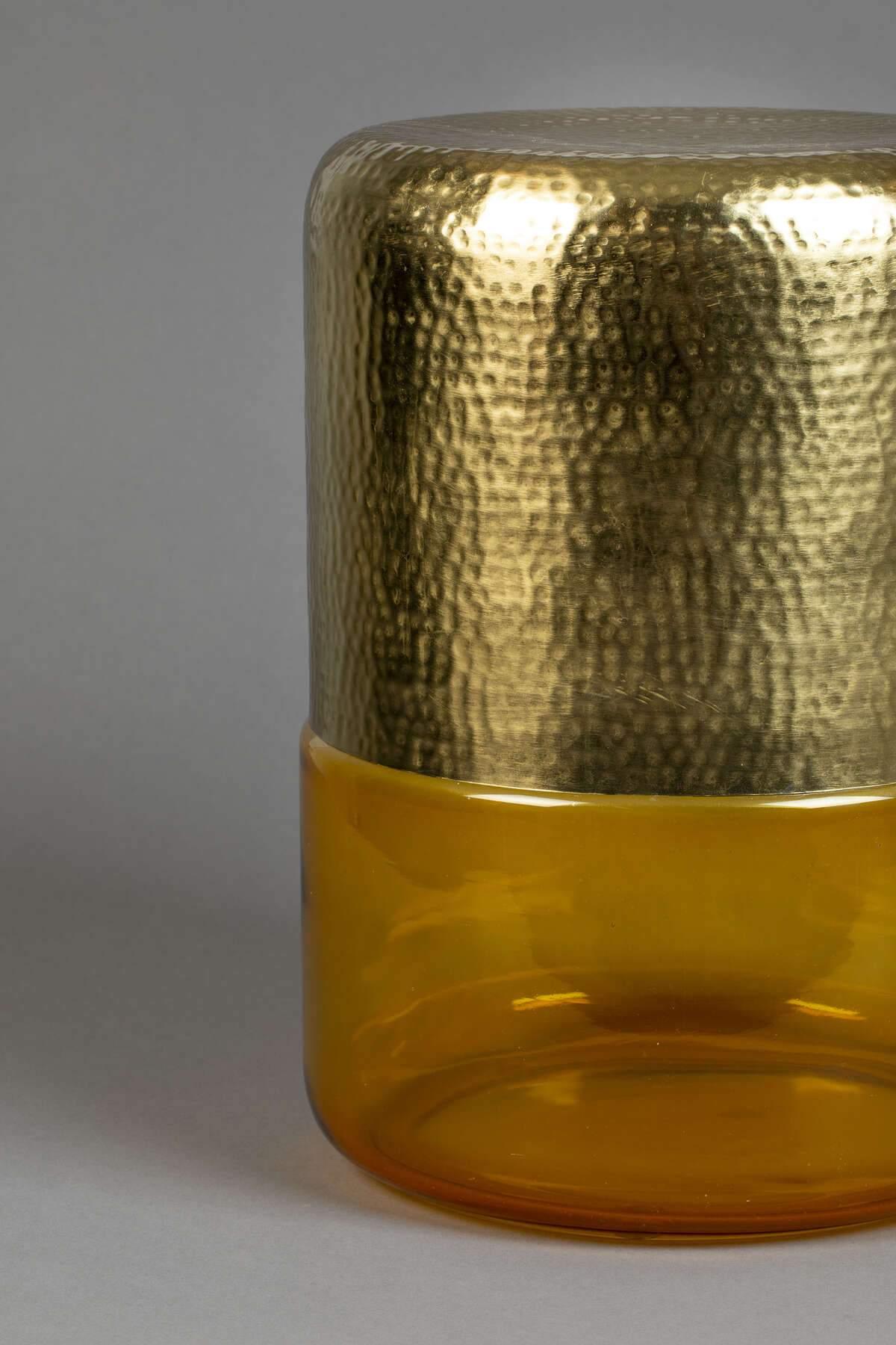 Stolik kawowy CAVE bursztynowy Dutchbone Eye on Design