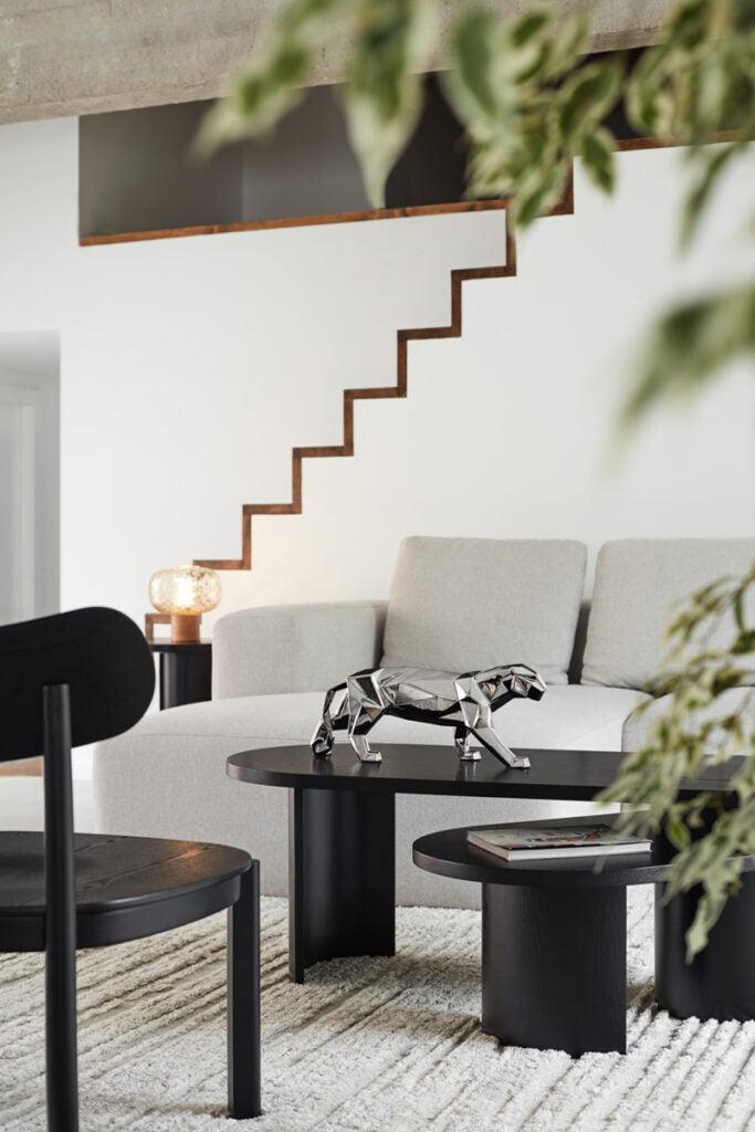 Stolik kawowy NORI beżowy z drewnianym blatem Teulat Eye on Design