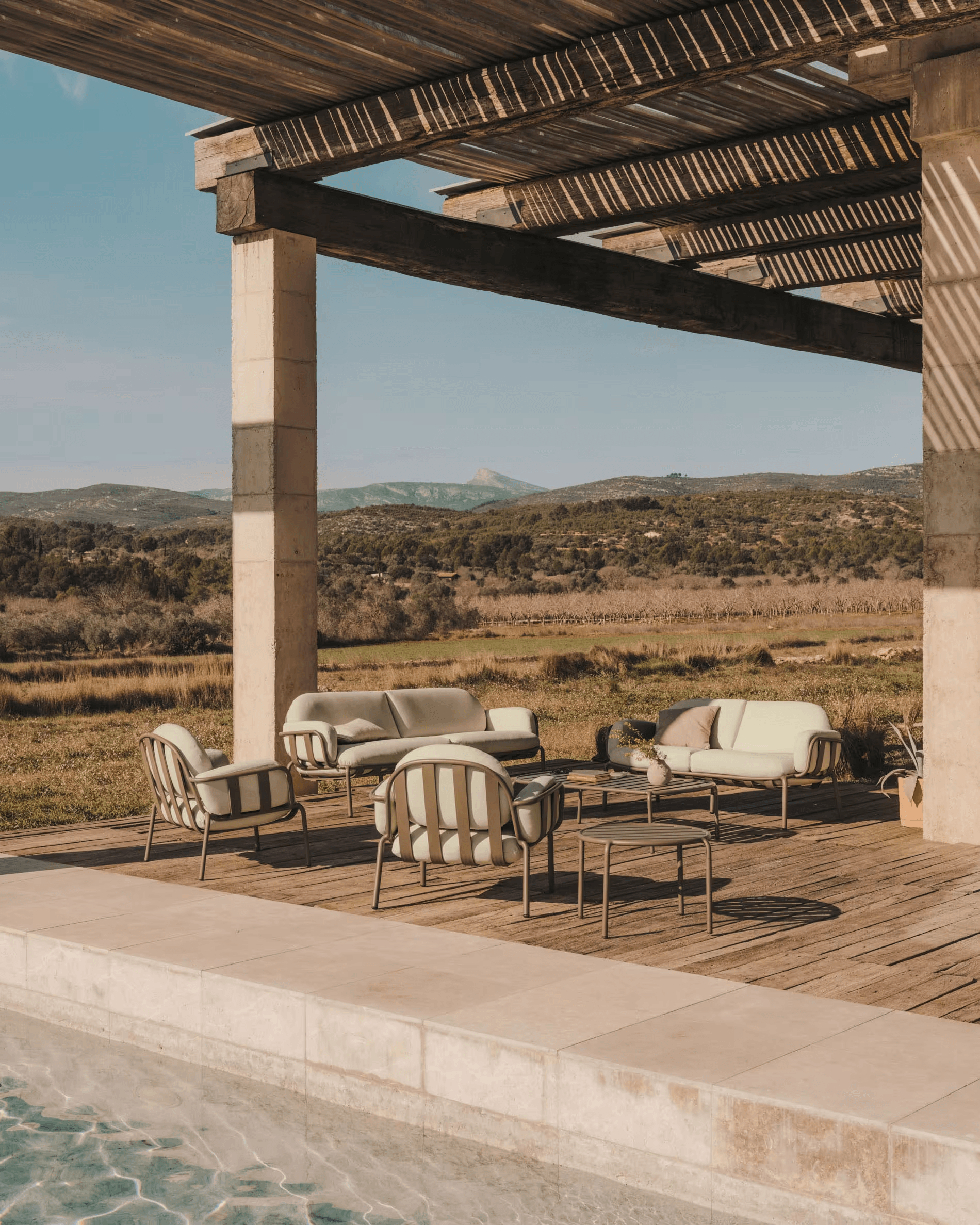 Stolik kawowy ogrodowy JONCOLS zielony La Forma Eye on Design