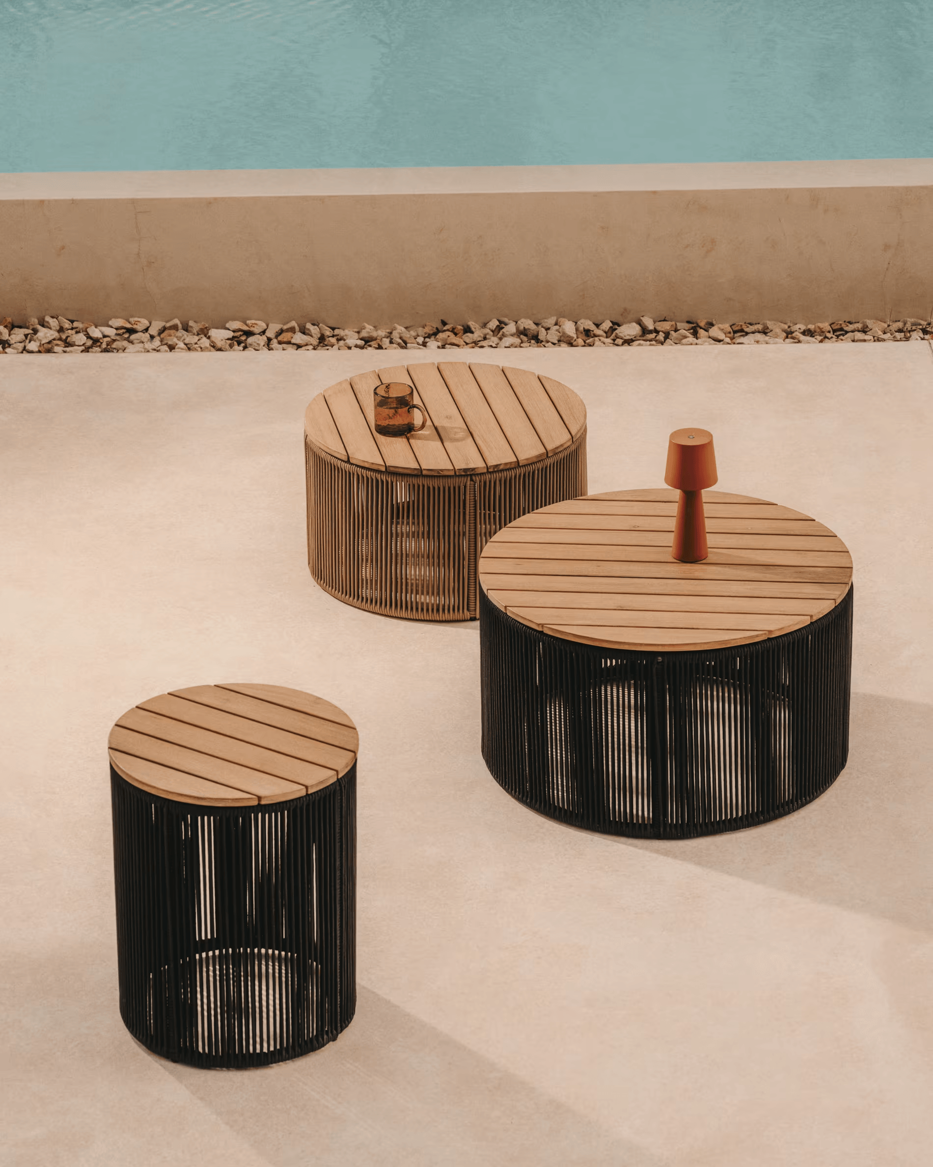 Stolik kawowy zewnętrzny DANDARA czarny La Forma Eye on Design