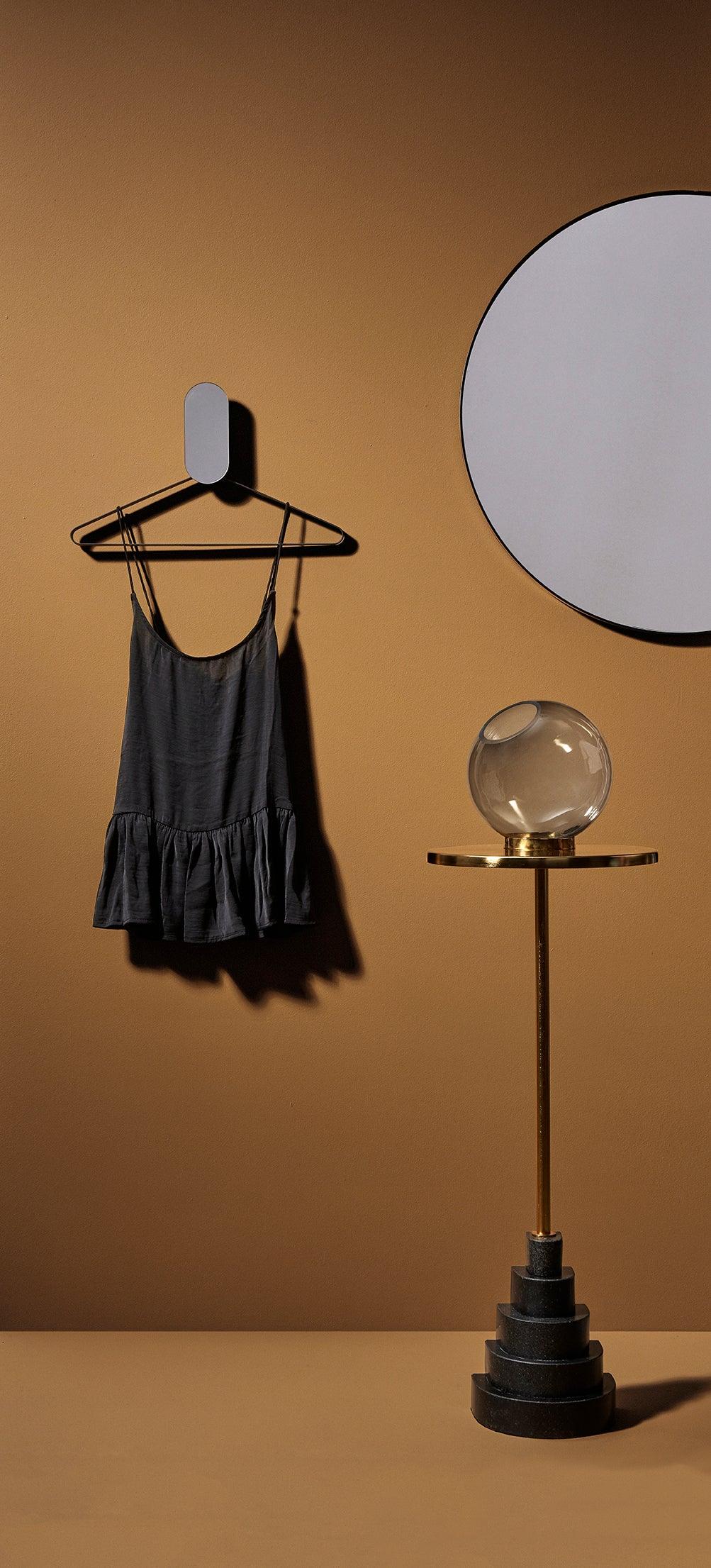 Stolik okrągły SOLUM złoty AYTM Eye on Design