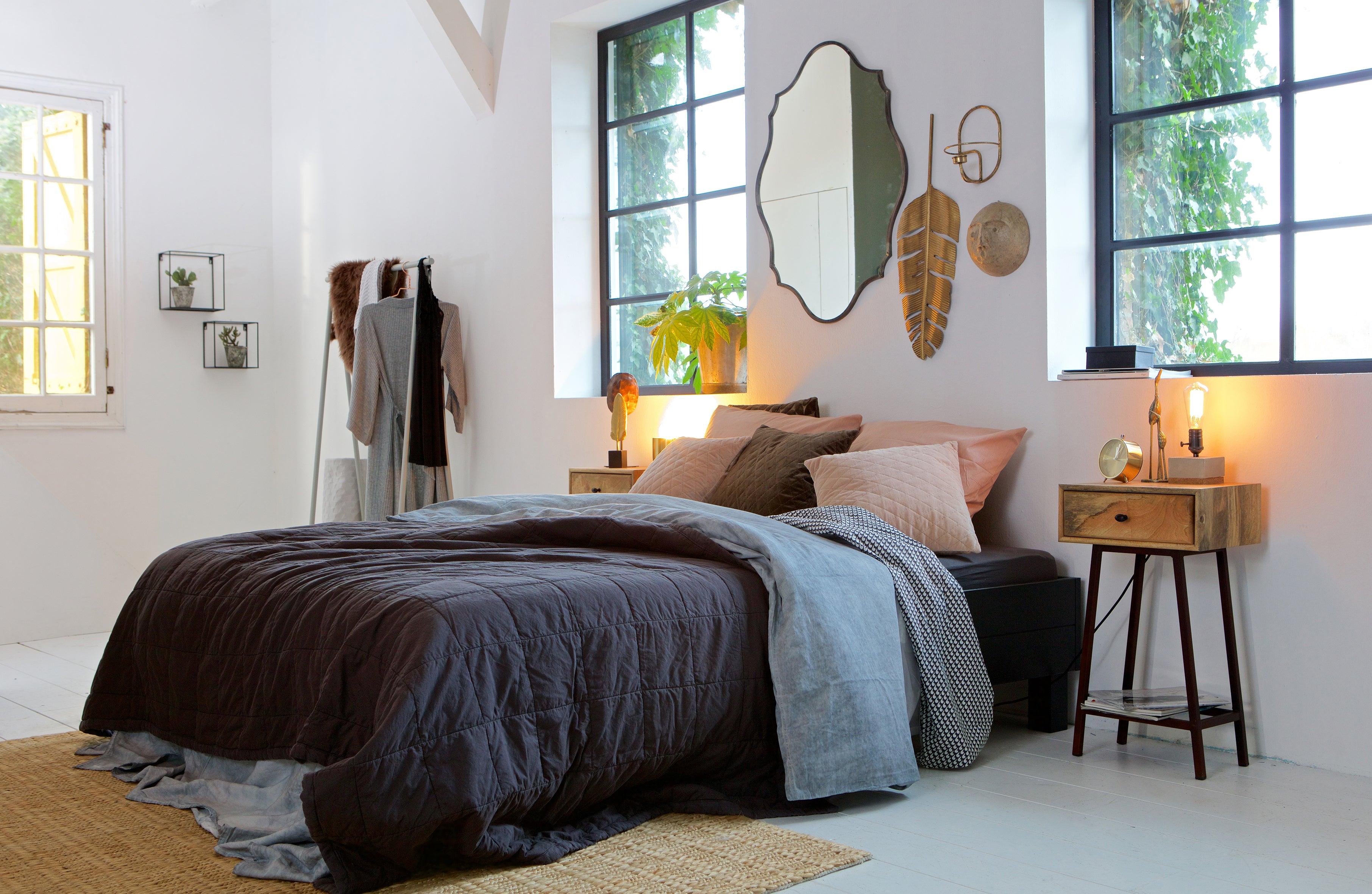 Stolik z szufladą SKYBOX drewniany Be Pure Eye on Design