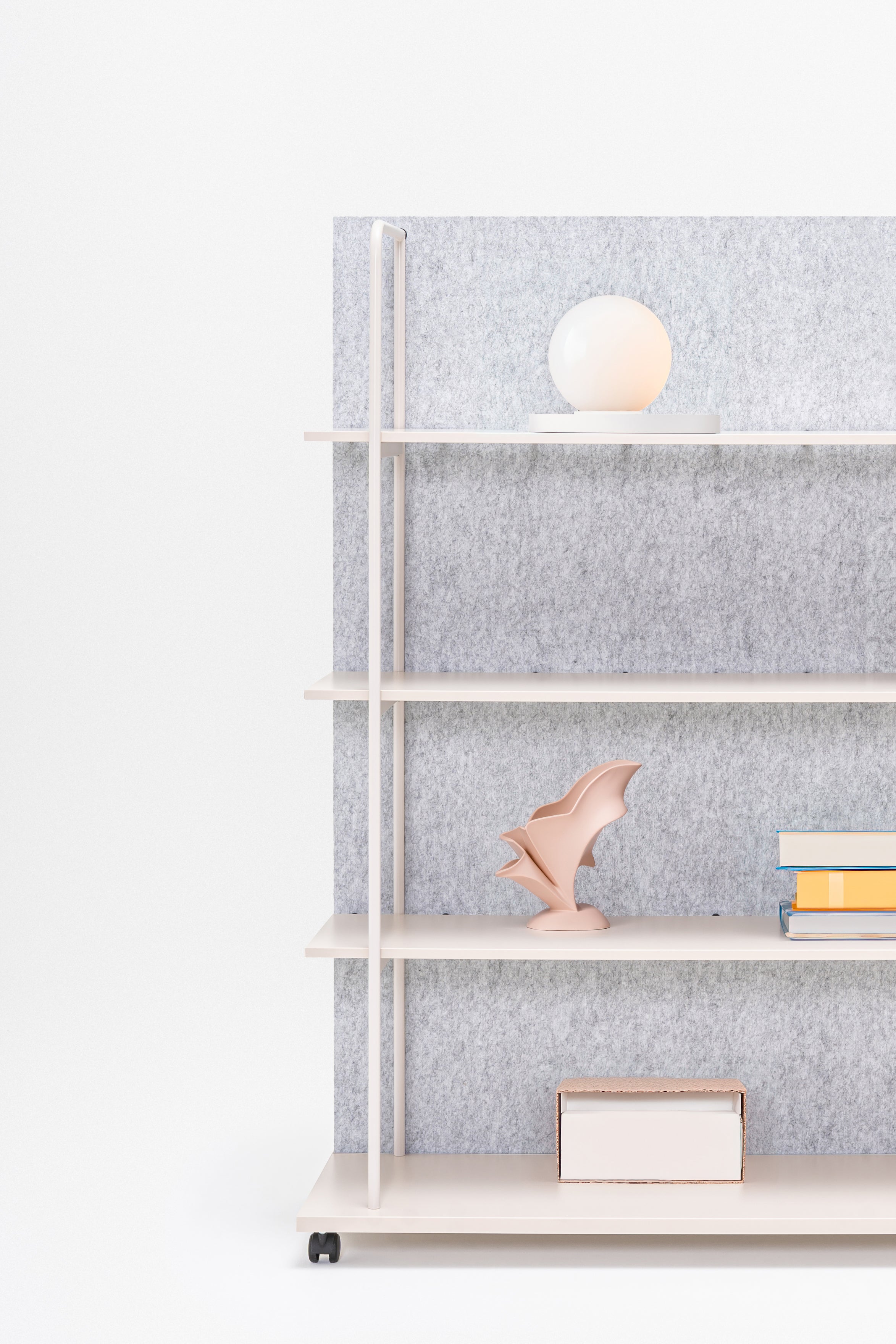 Stalen rek TANCA achterkant van vilt