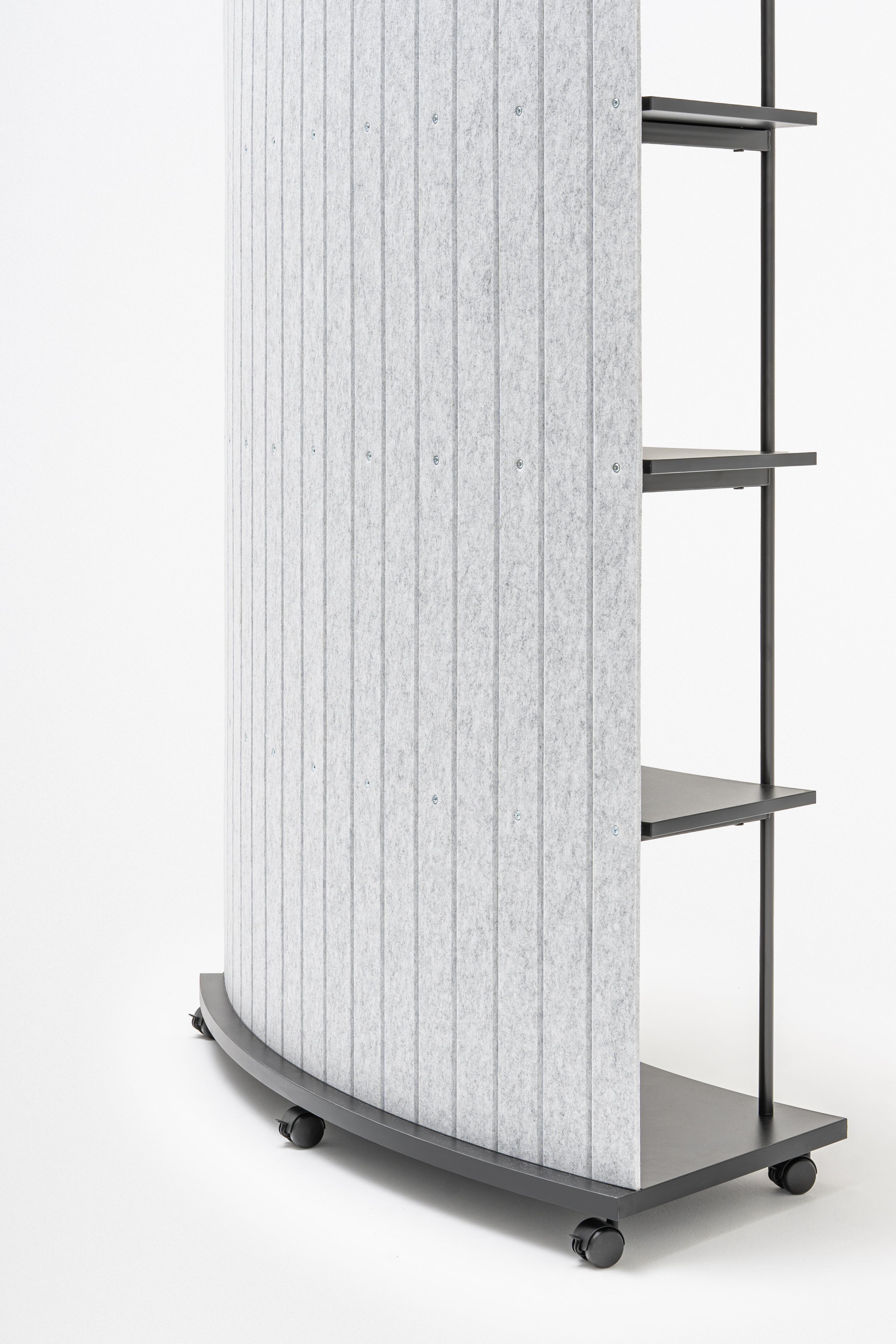 Stalen rek TANCA achterkant van vilt