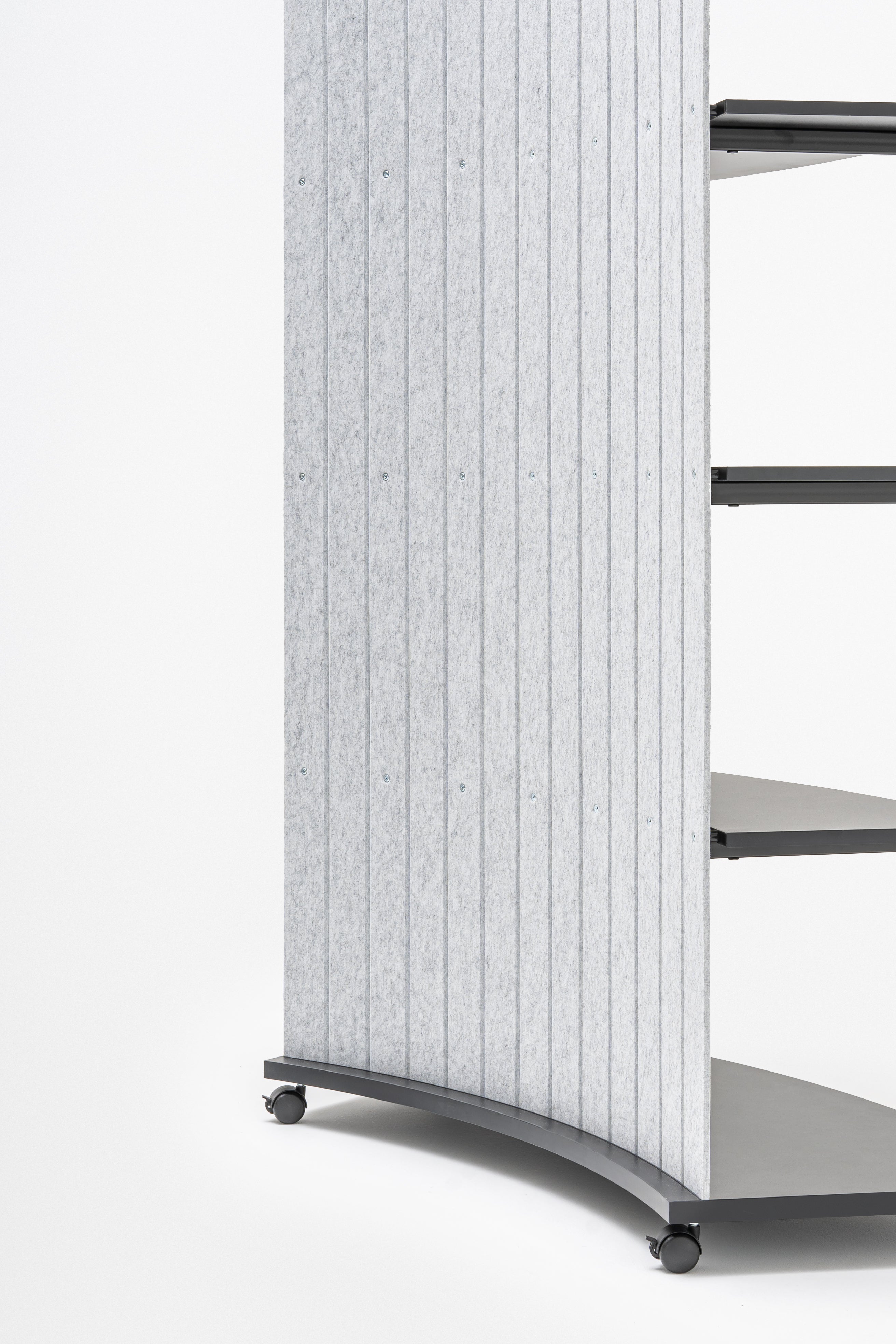 Stalen rek TANCA achterkant van vilt