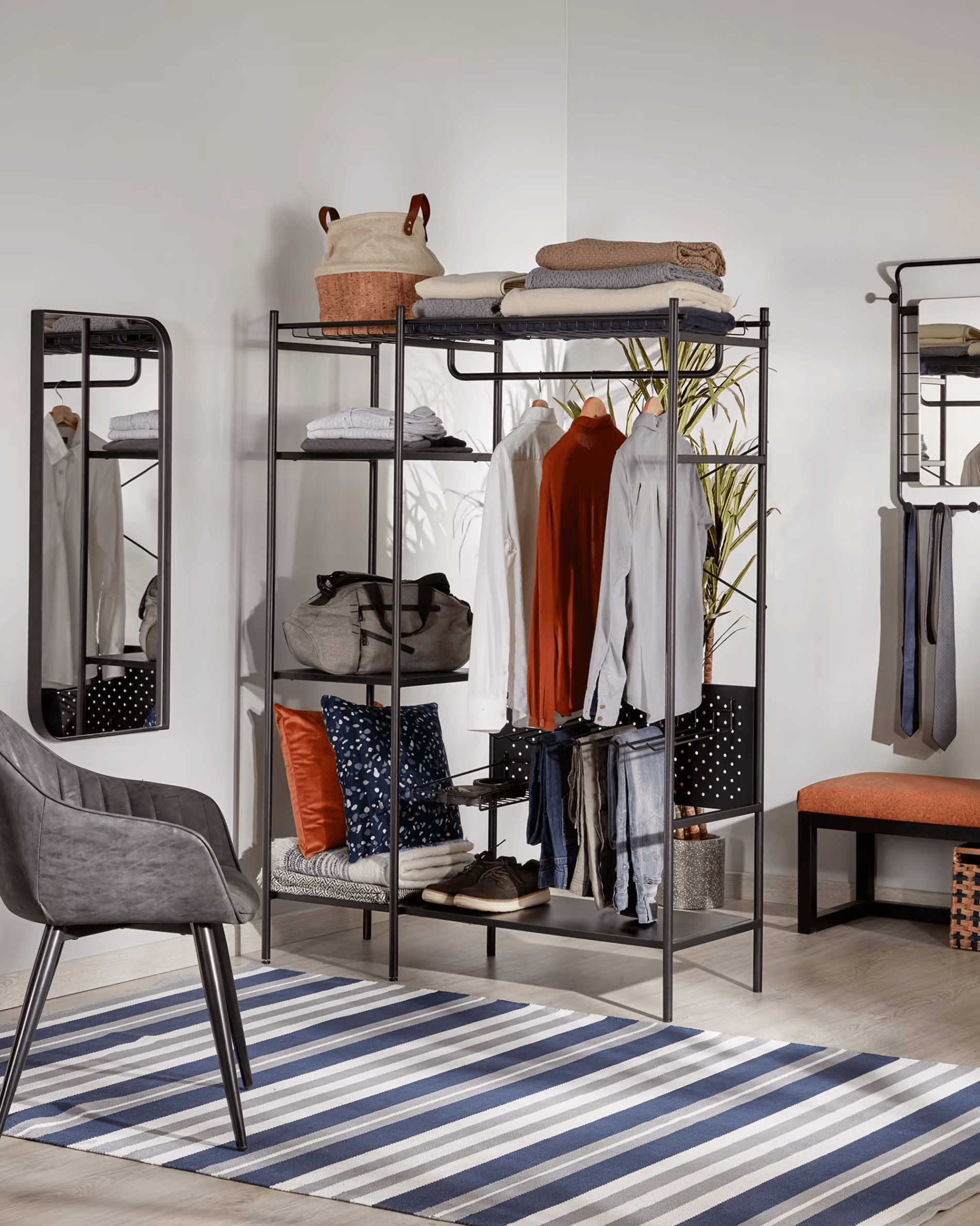 Szafa STORN czarny La Forma Eye on Design