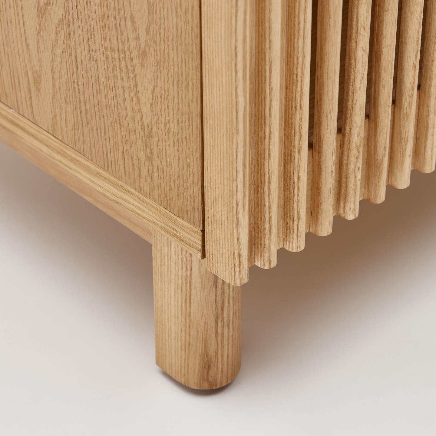 Szafka nocna BEYLA lite drewno dębowe La Forma Eye on Design