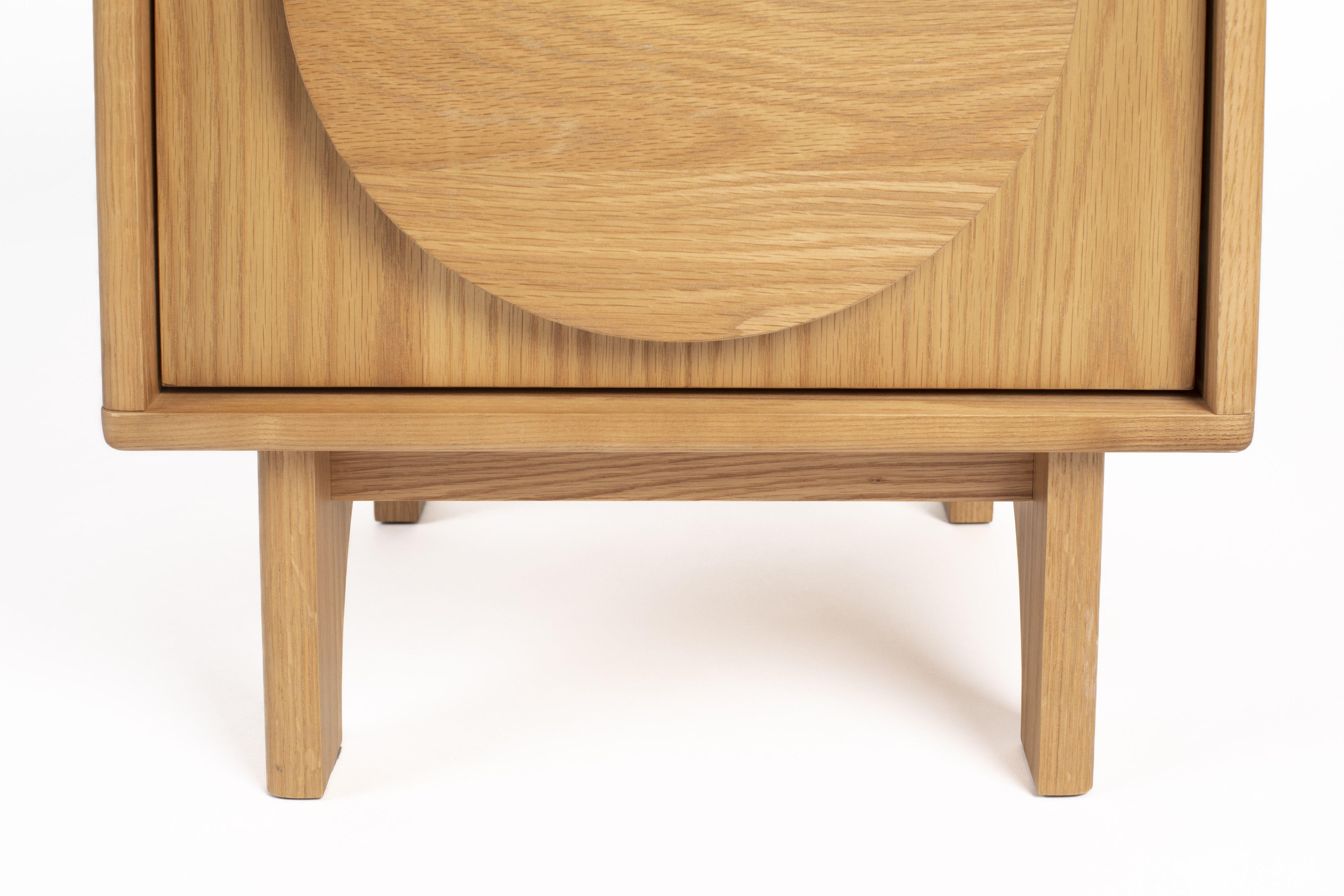 Szafka nocna GROOVE drewno dębowe Zuiver Eye on Design