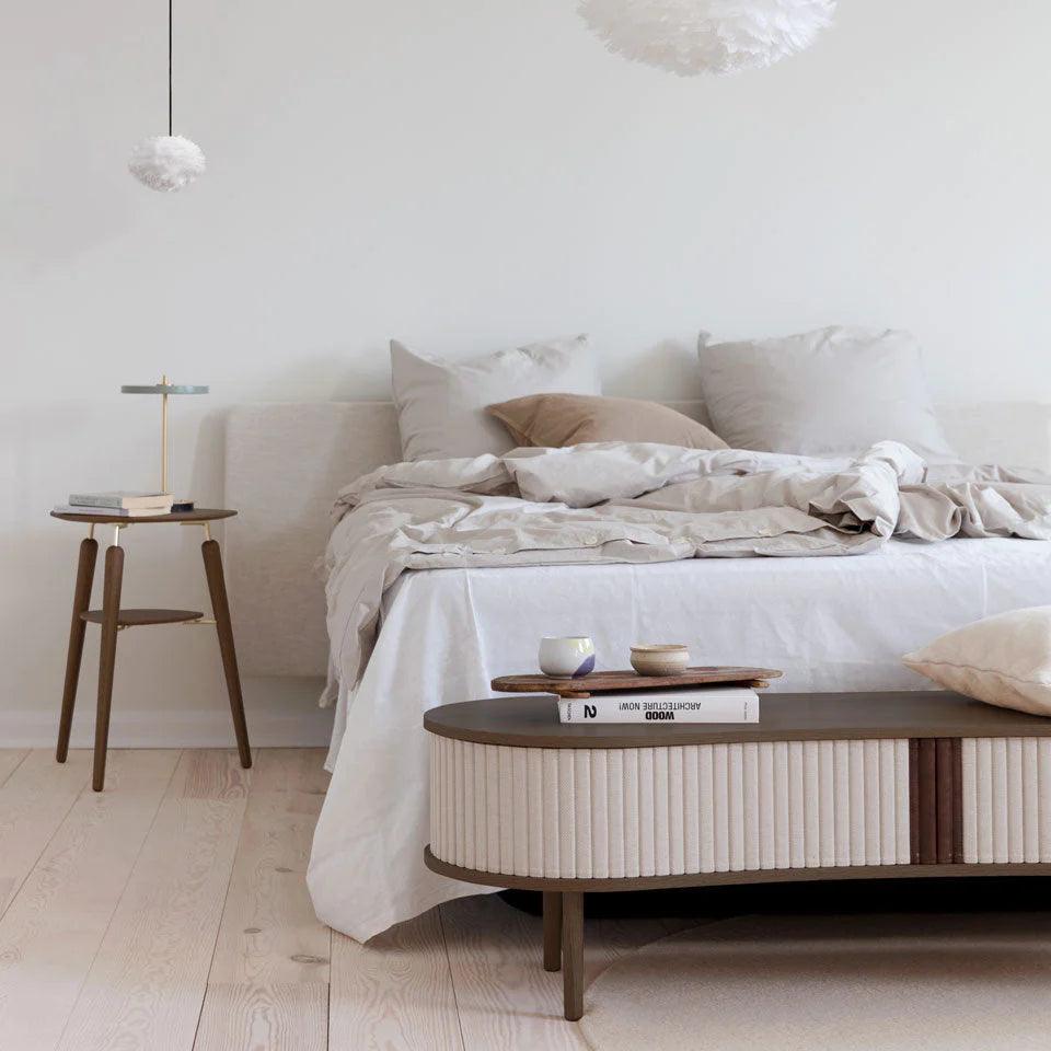 Szafka RTV AUDACIOUS beżowy z ciemnym dębem UMAGE Eye on Design