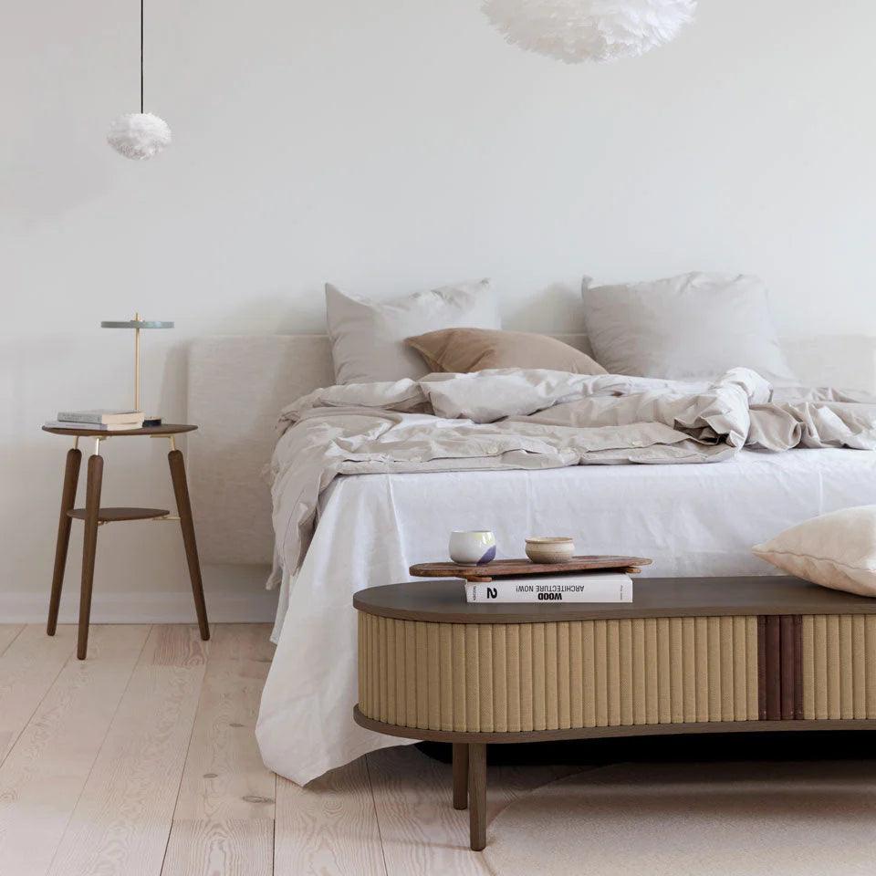 Szafka RTV AUDACIOUS karmelowy z ciemnym dębem UMAGE Eye on Design