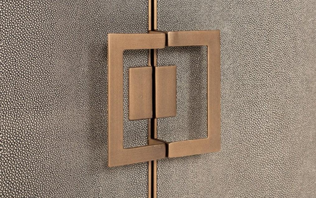 Szafka RTV BLOOMINGVILLE drewno dębowe ze złotym Richmond Interiors Eye on Design