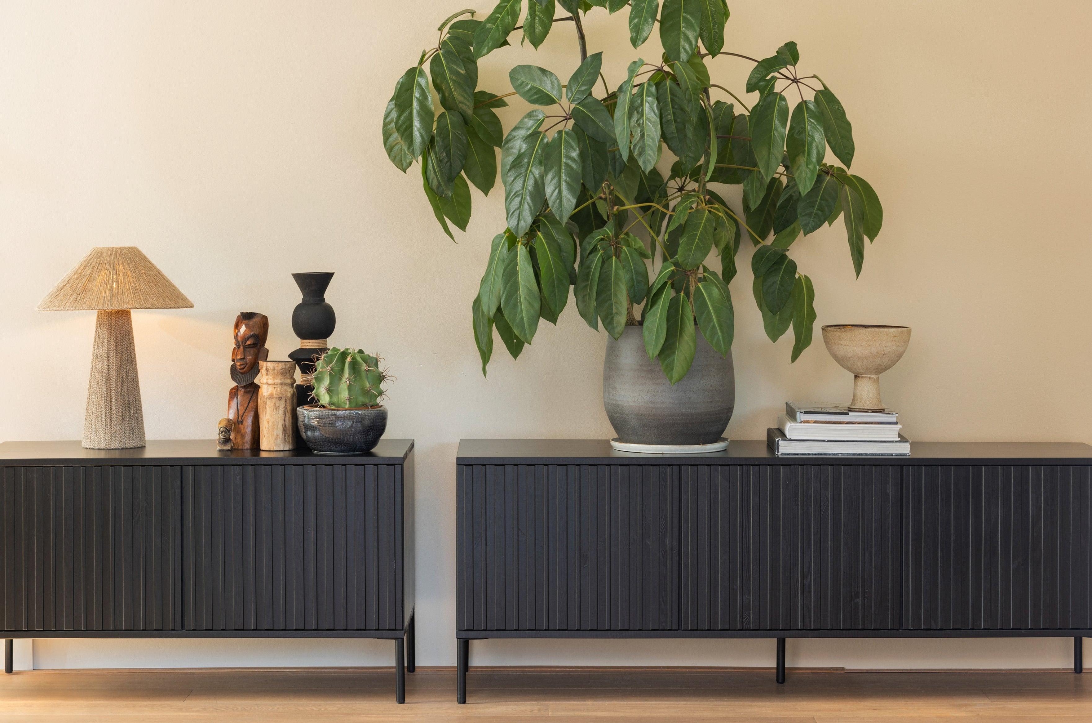 Szafka RTV GRAVURE czarne drewno sosnowe Woood Exclusive Eye on Design