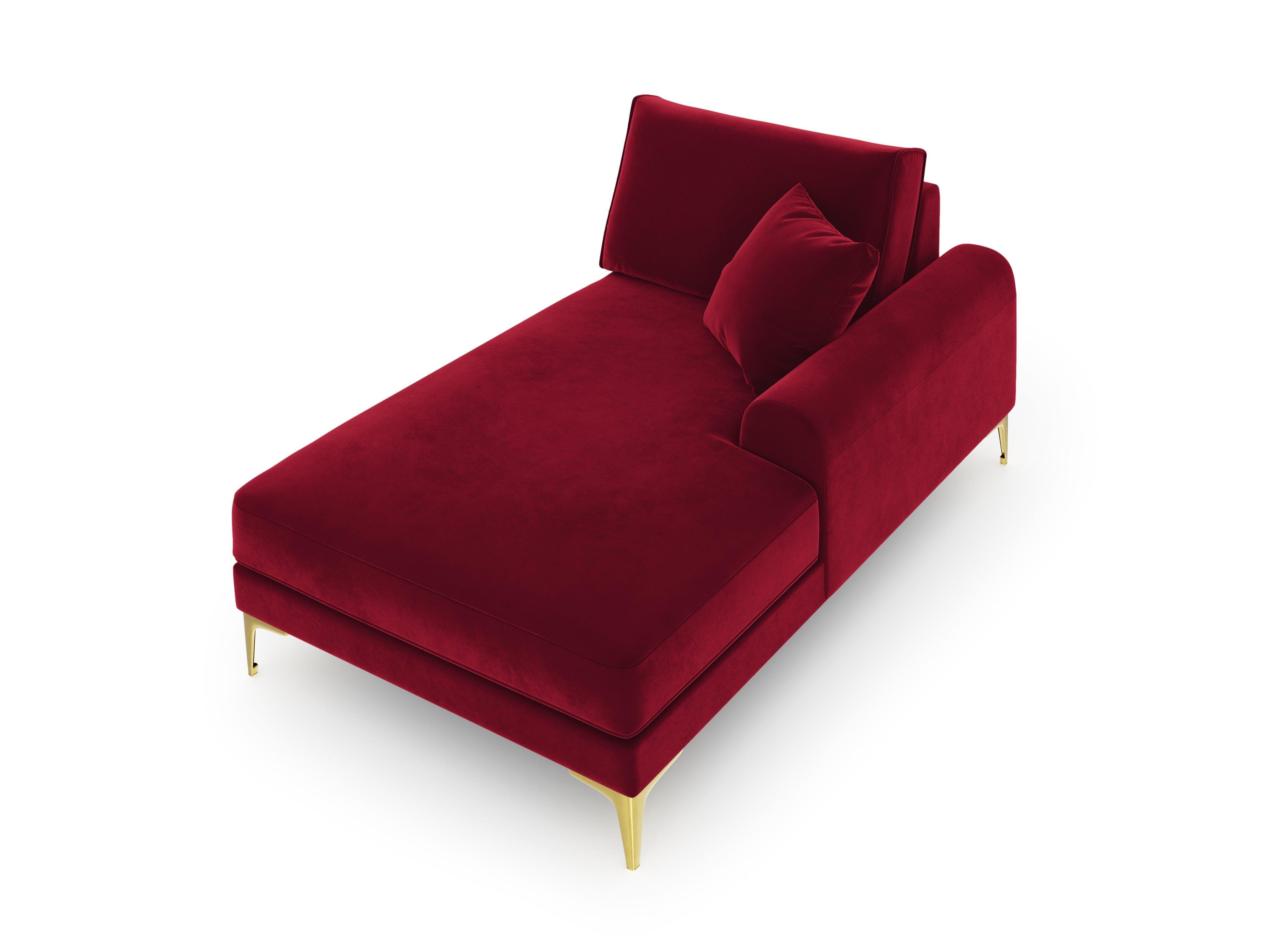 Szezlong aksamitny prawostronny MADARA czerwony ze złotą podstawą Mazzini Sofas Eye on Design