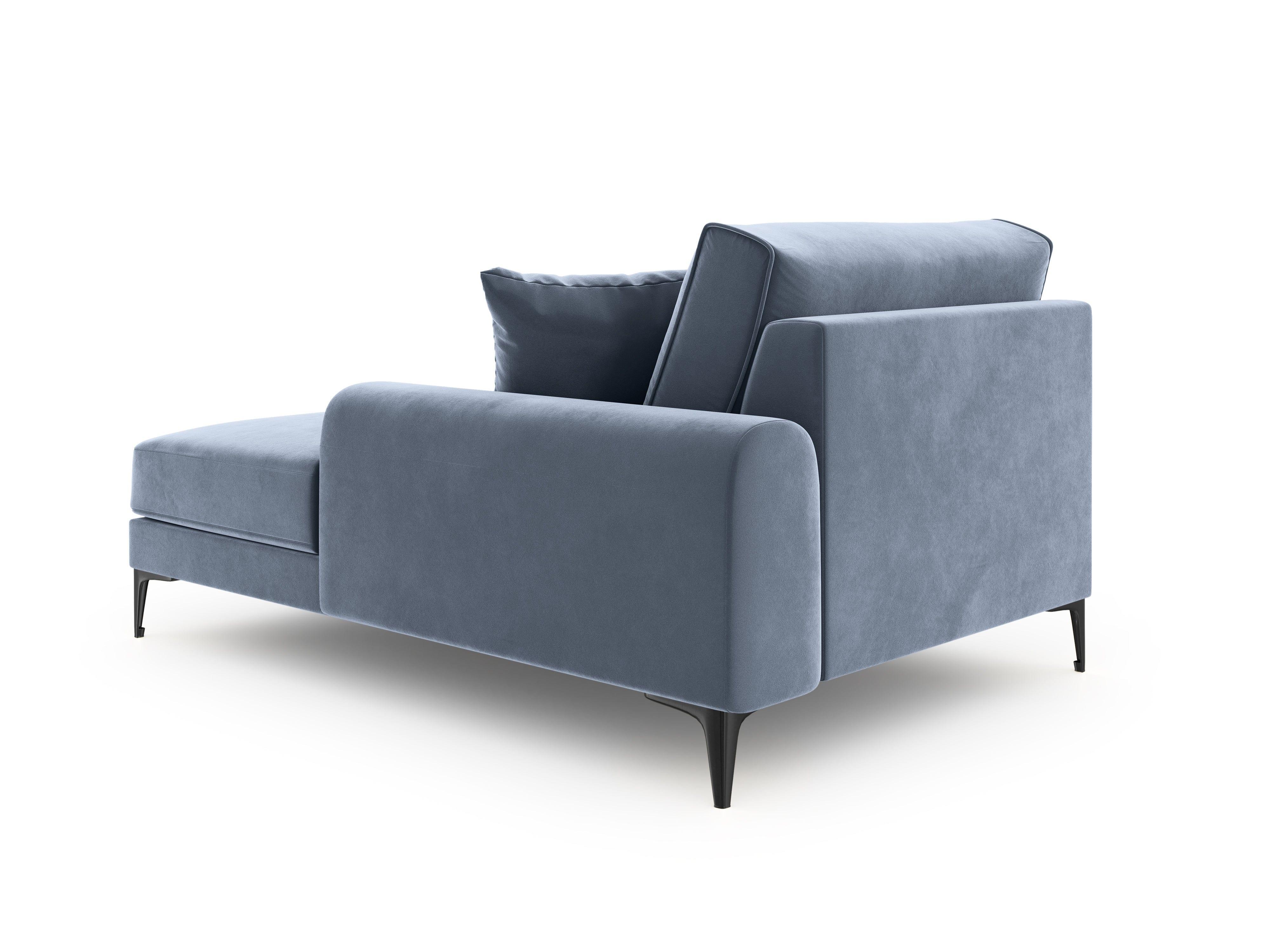 Szezlong aksamitny prawostronny MADARA jasnoniebieski z czarną podstawą Mazzini Sofas Eye on Design