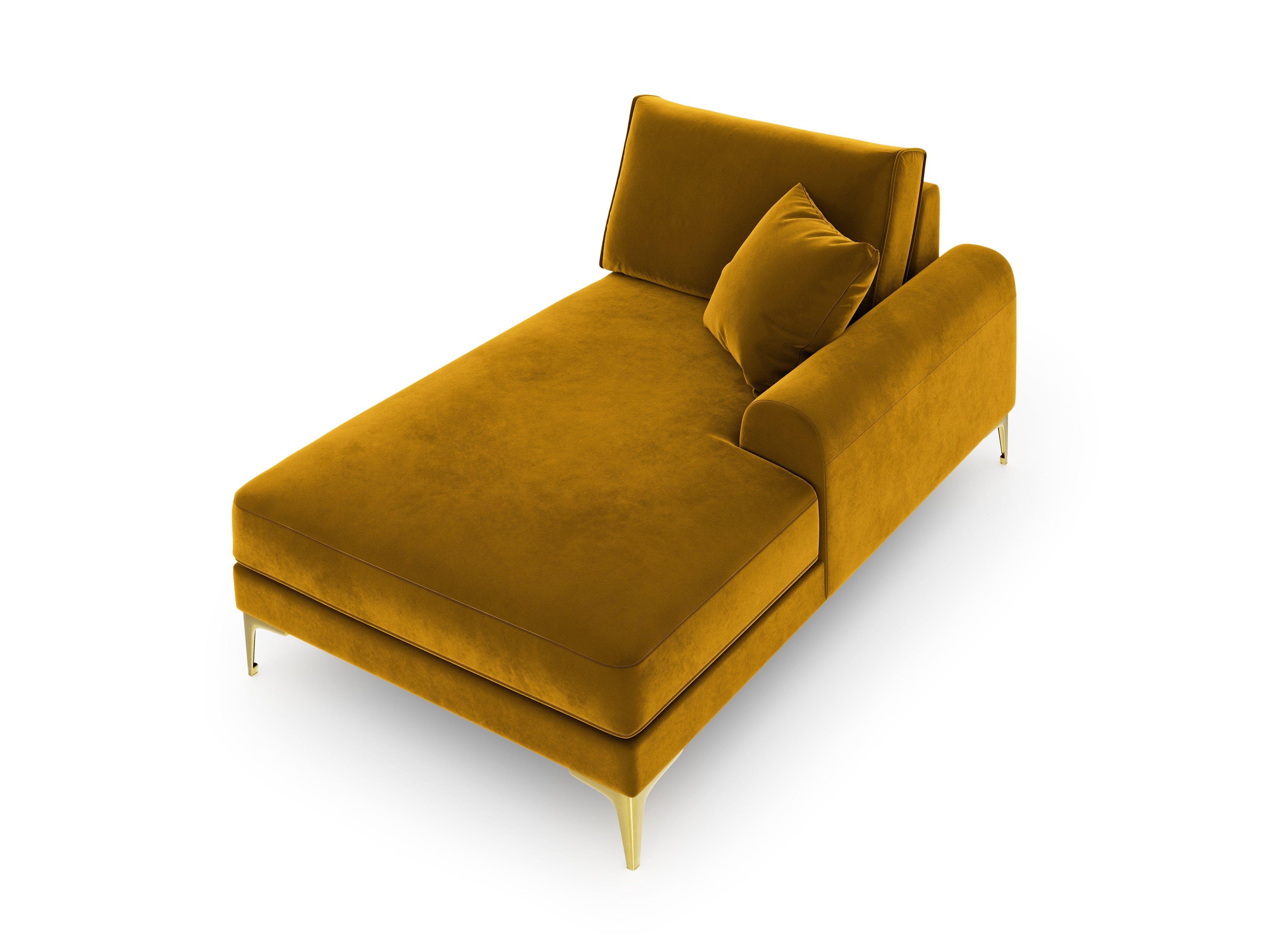 Szezlong aksamitny prawostronny MADARA musztardowy ze złotą podstawą Mazzini Sofas Eye on Design