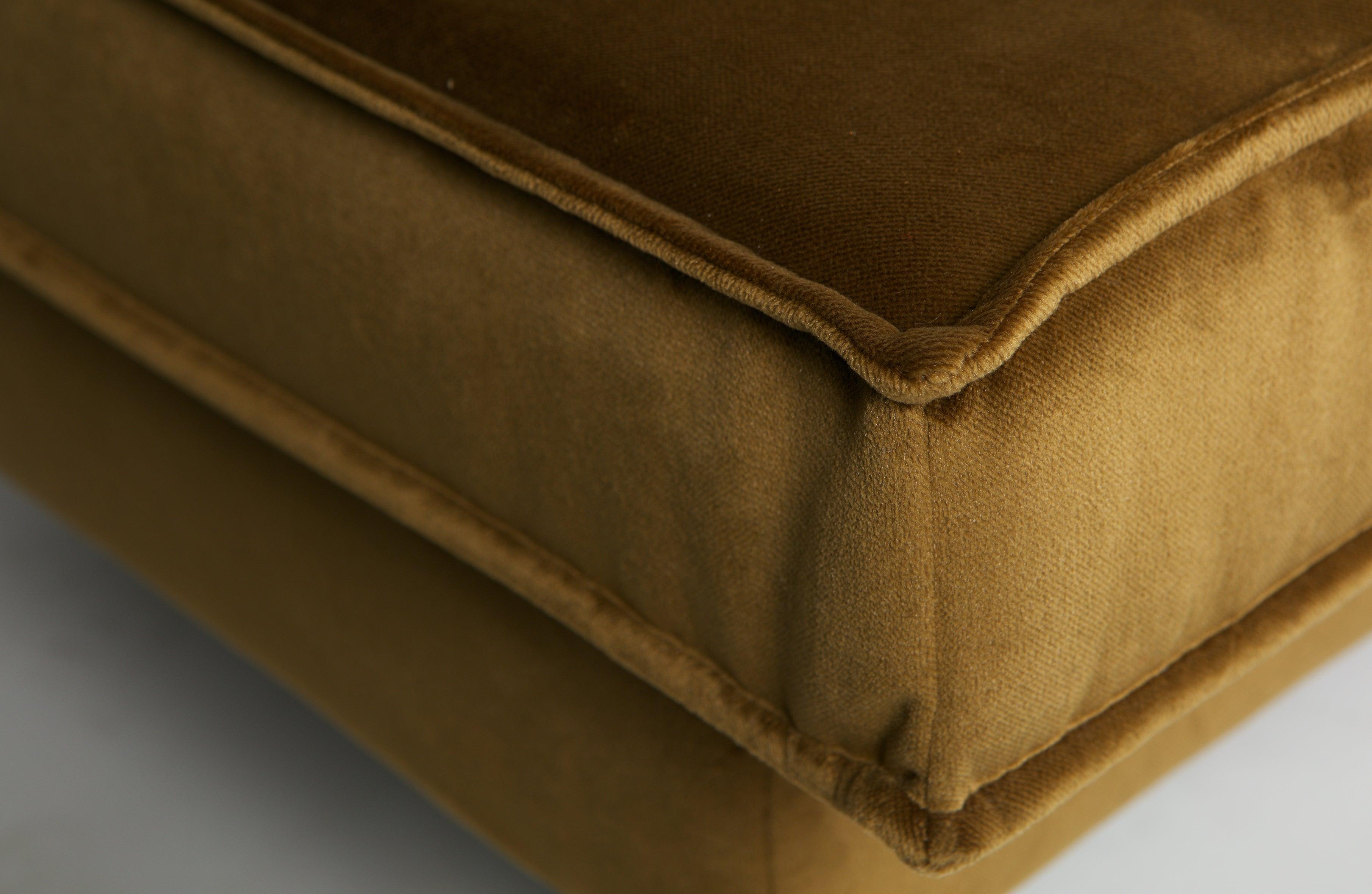 Szezlong aksamitny prawostronny RODEO miodowy Be Pure Eye on Design