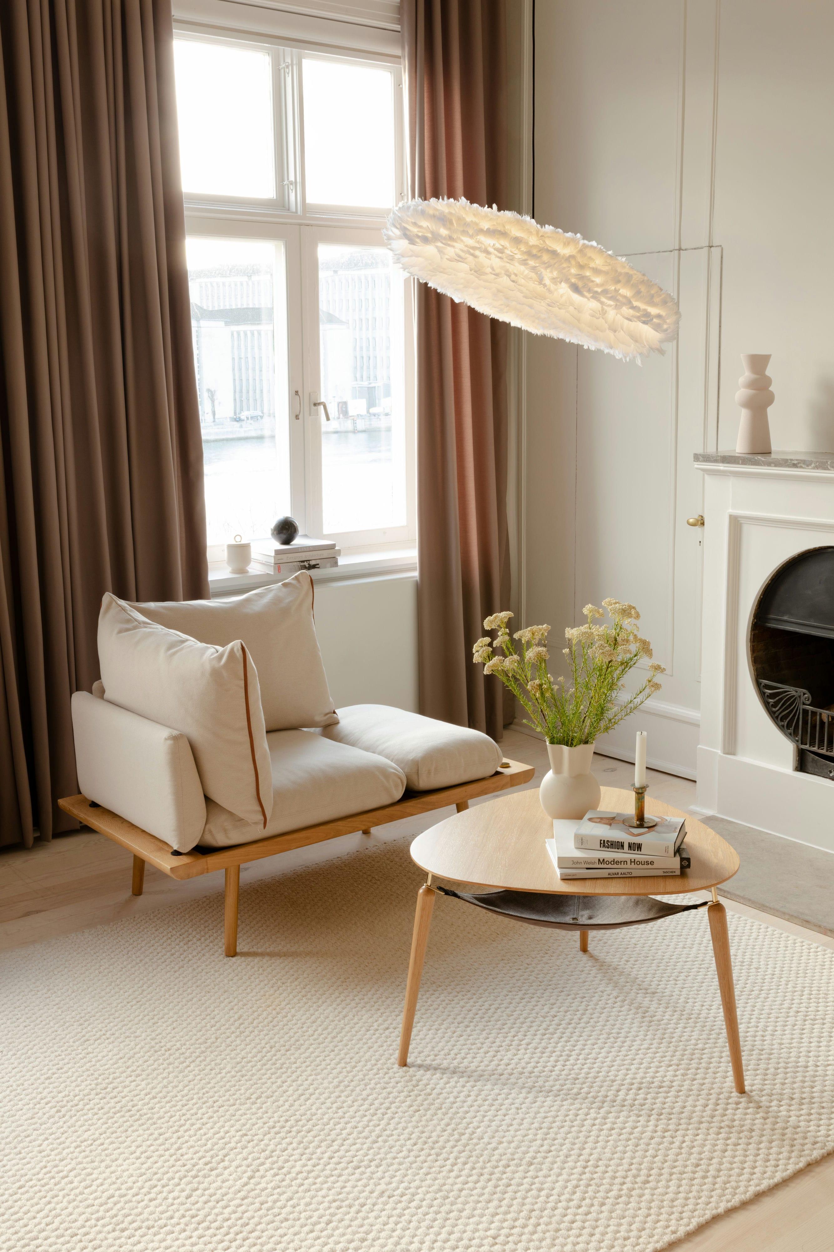 Szezlong LOUNGE AROUND beżowy z dębową podstawą UMAGE Eye on Design