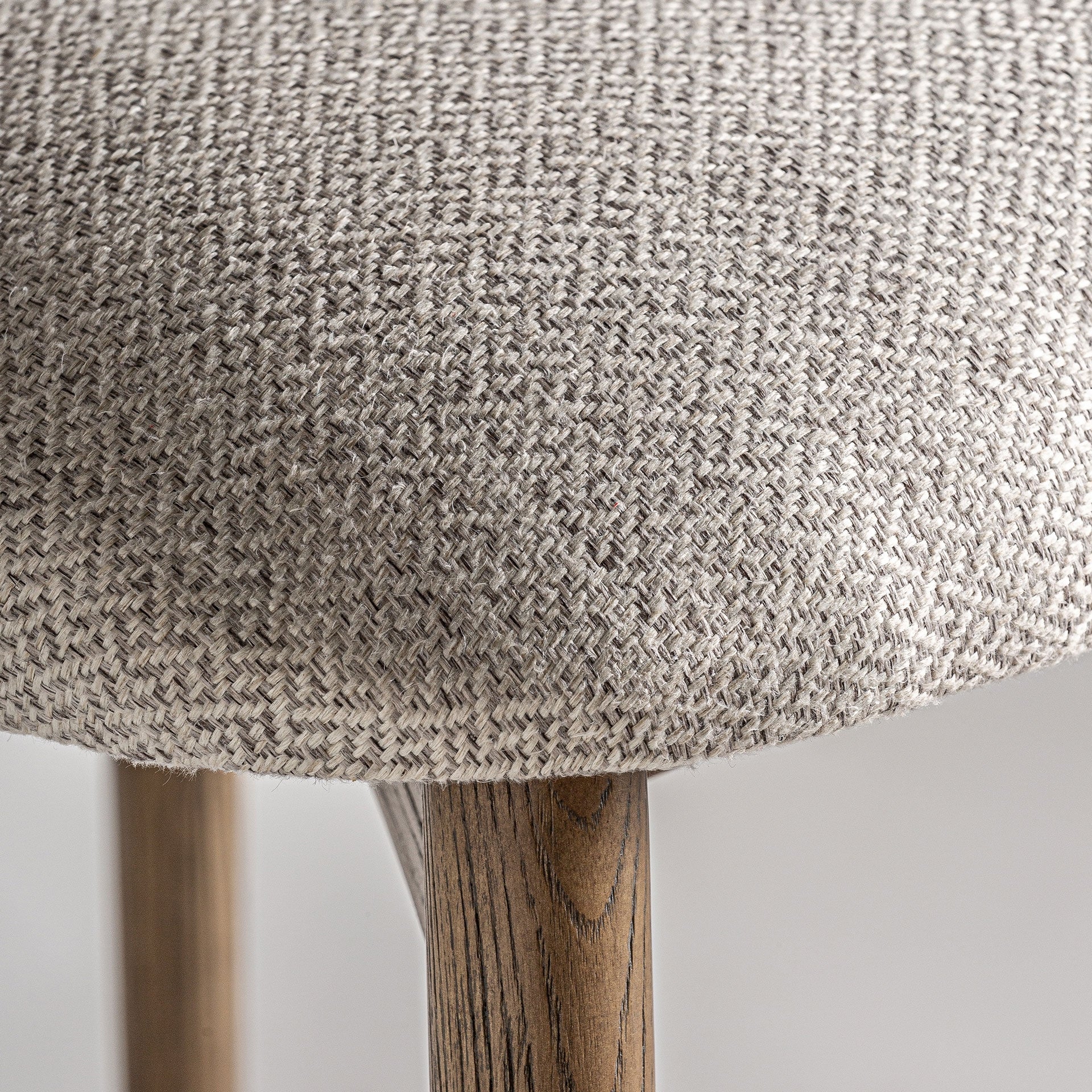 Barstuhl ERLEC beige mit dunklem Eschenfuß