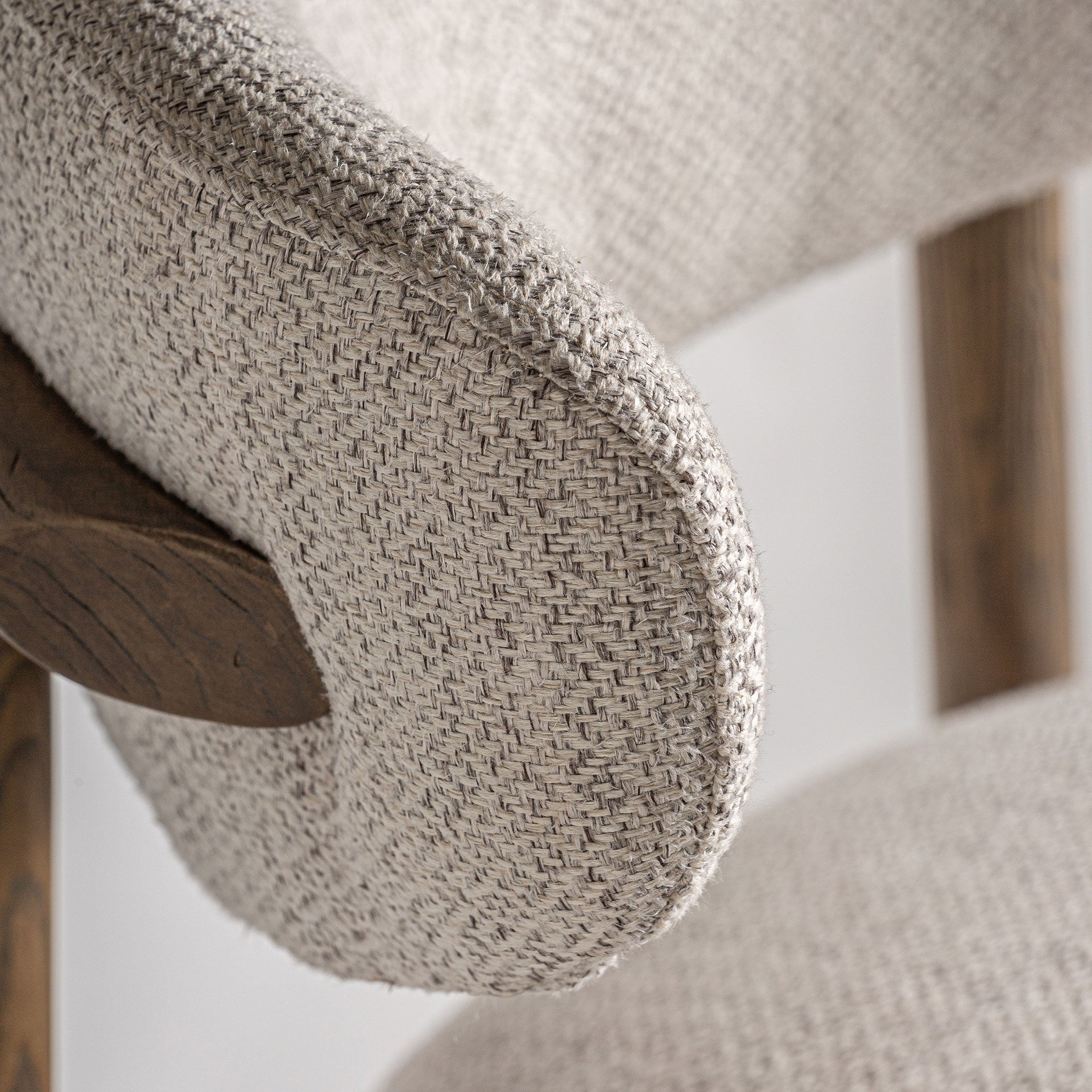 Barstuhl ERLEC beige mit dunklem Eschenfuß