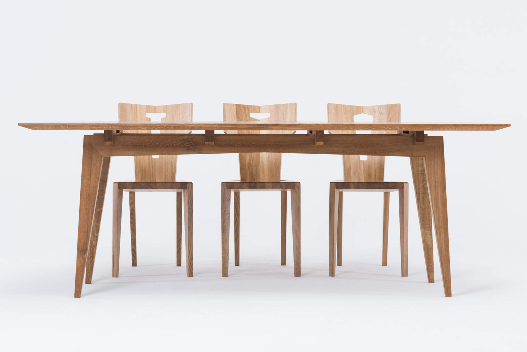 TAMAZA Oak Table