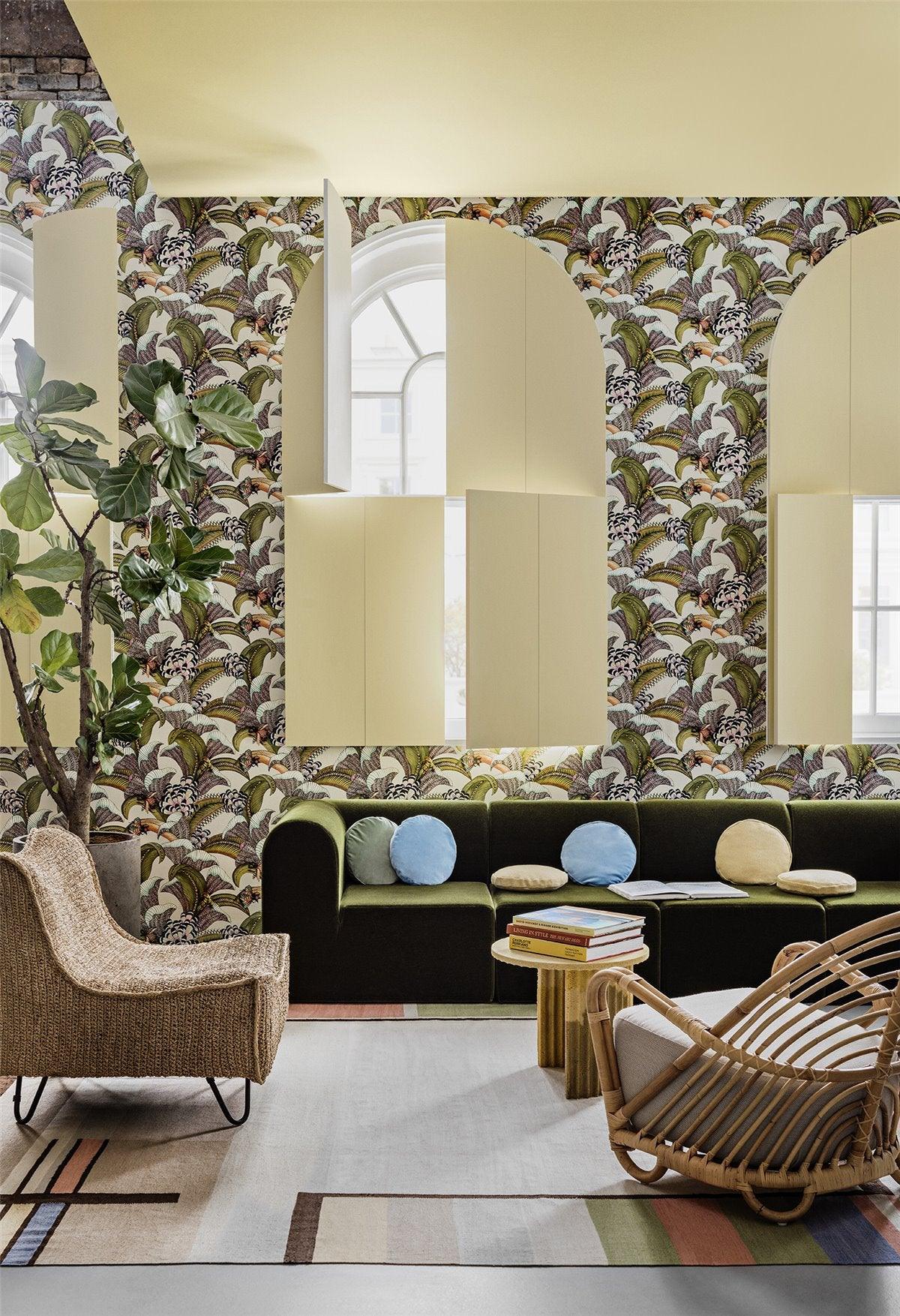 Tapeta ARDMORE JABULA - Hoopoe Leaves zielony na kremie Cole & Son Eye on Design