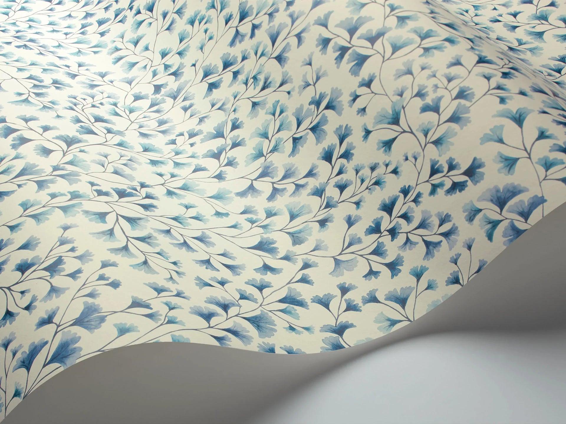 Tapeta BOTANICAL BOTANICA - Maidenhair niebieski Cole & Son Eye on Design
