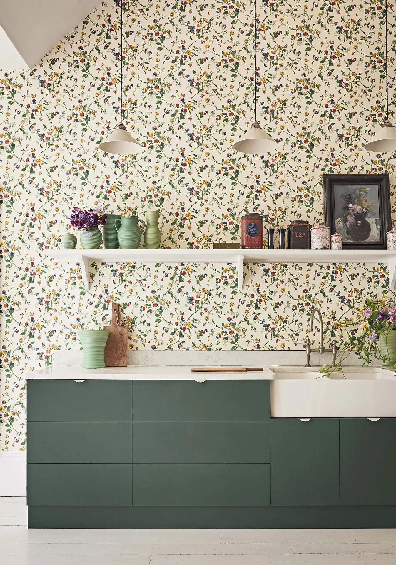 Tapeta BOTANICAL BOTANICA - Sweet Pea kremowy Cole & Son Eye on Design