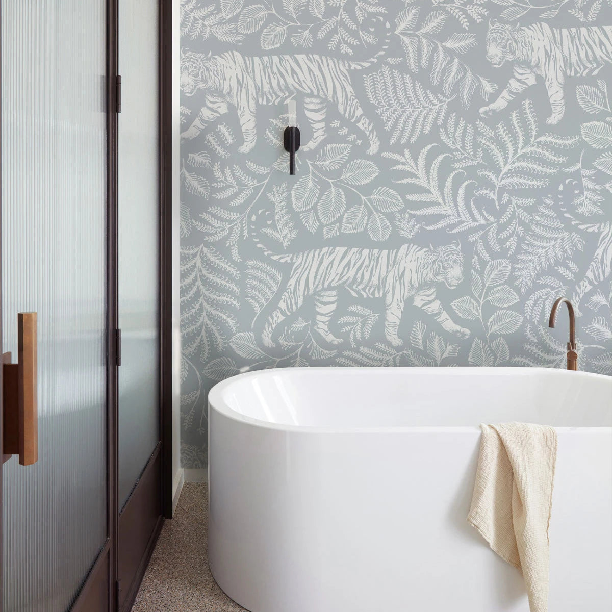 Vliesbehang met dierenmotief CAMOUFLAGED TIGER BLAUW