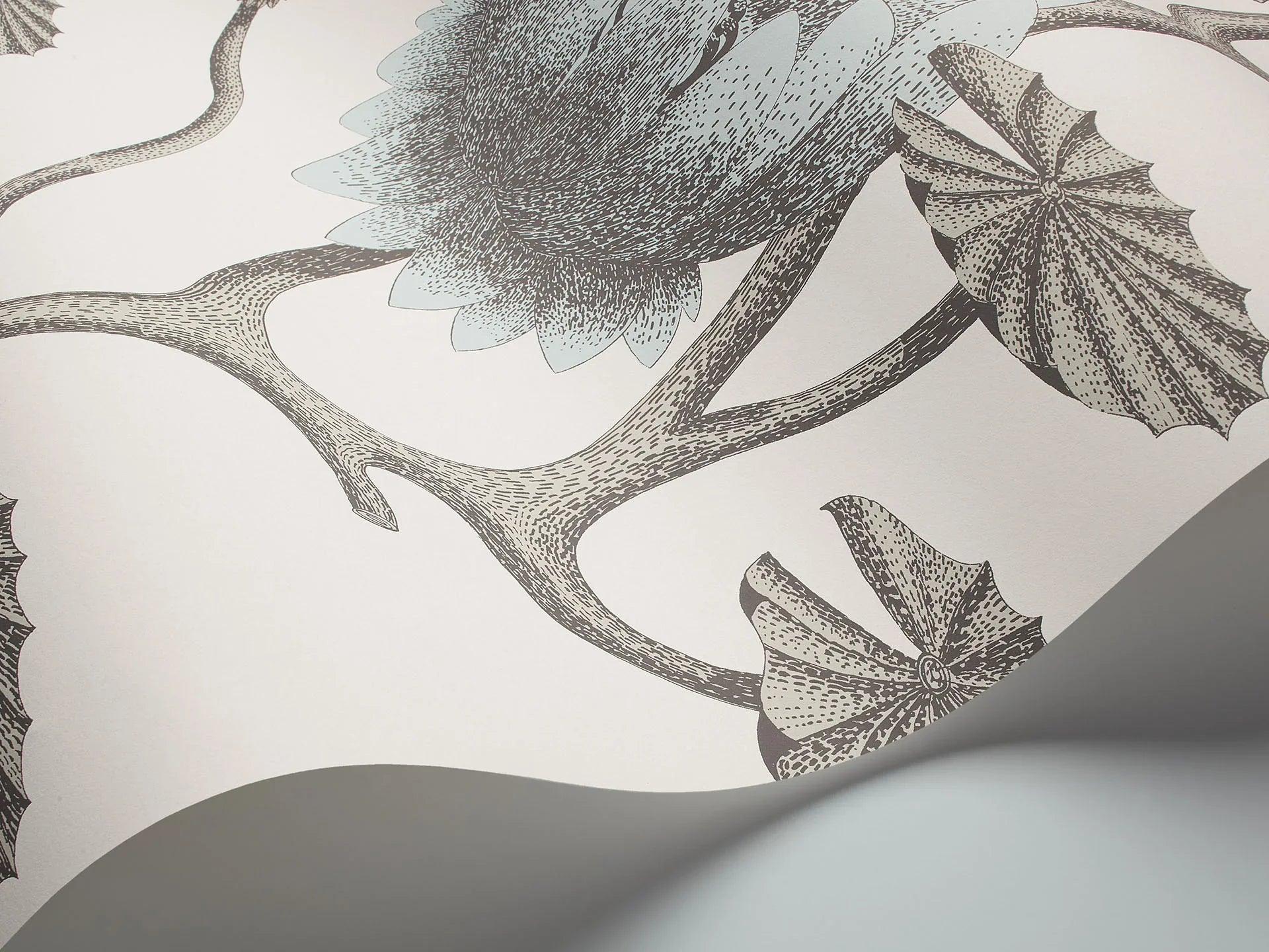 Tapeta CONTEMPORARY COLLECTION - Summer Lily błękit na bieli Cole & Son Eye on Design