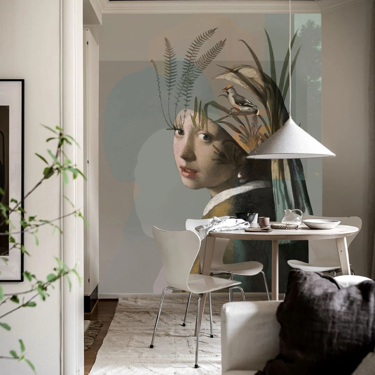 Beige behang met artistiek portret NATUURMEISJE MET DE PAREL groen