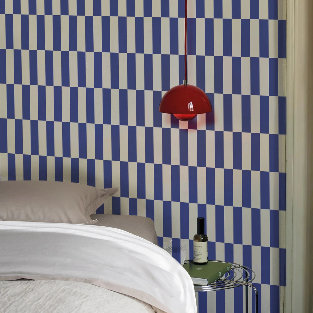 Vliesbehang met geometrisch patroon TETRIS STRIPE kobaltblauw