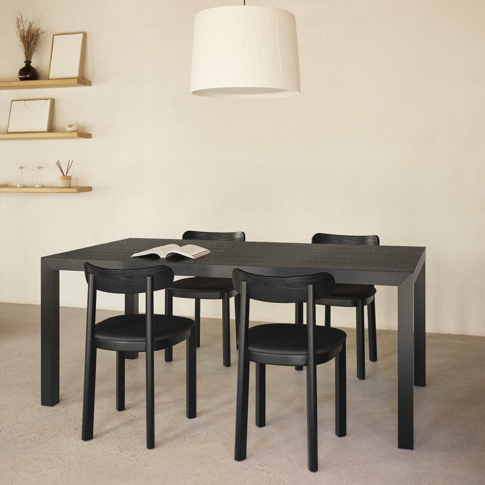 Eettafel ALMA eikenfineer met zwarte basis