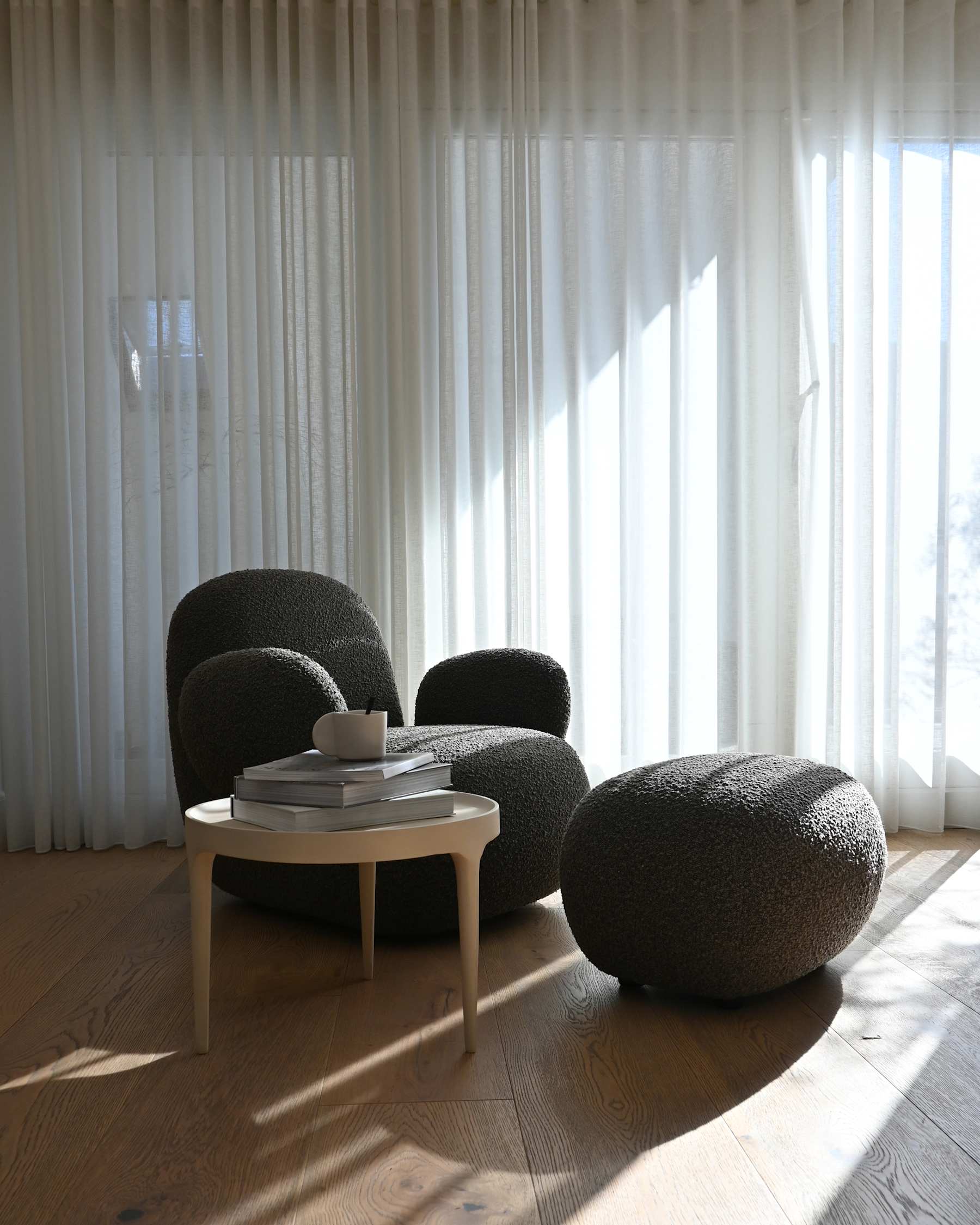 TOE FLAT armchair gray-brown bouclé