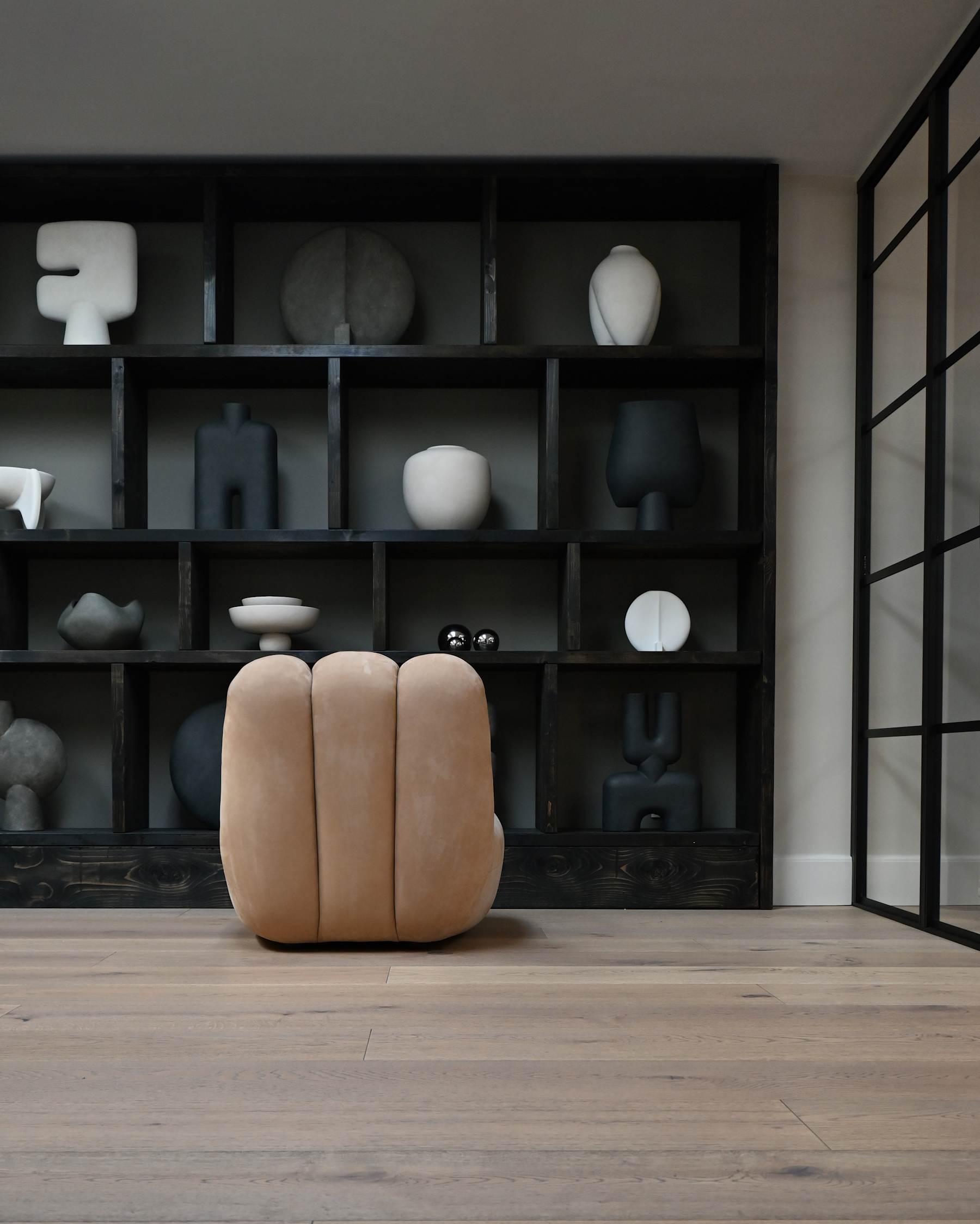 Fauteuil TOE beige nubuckleer