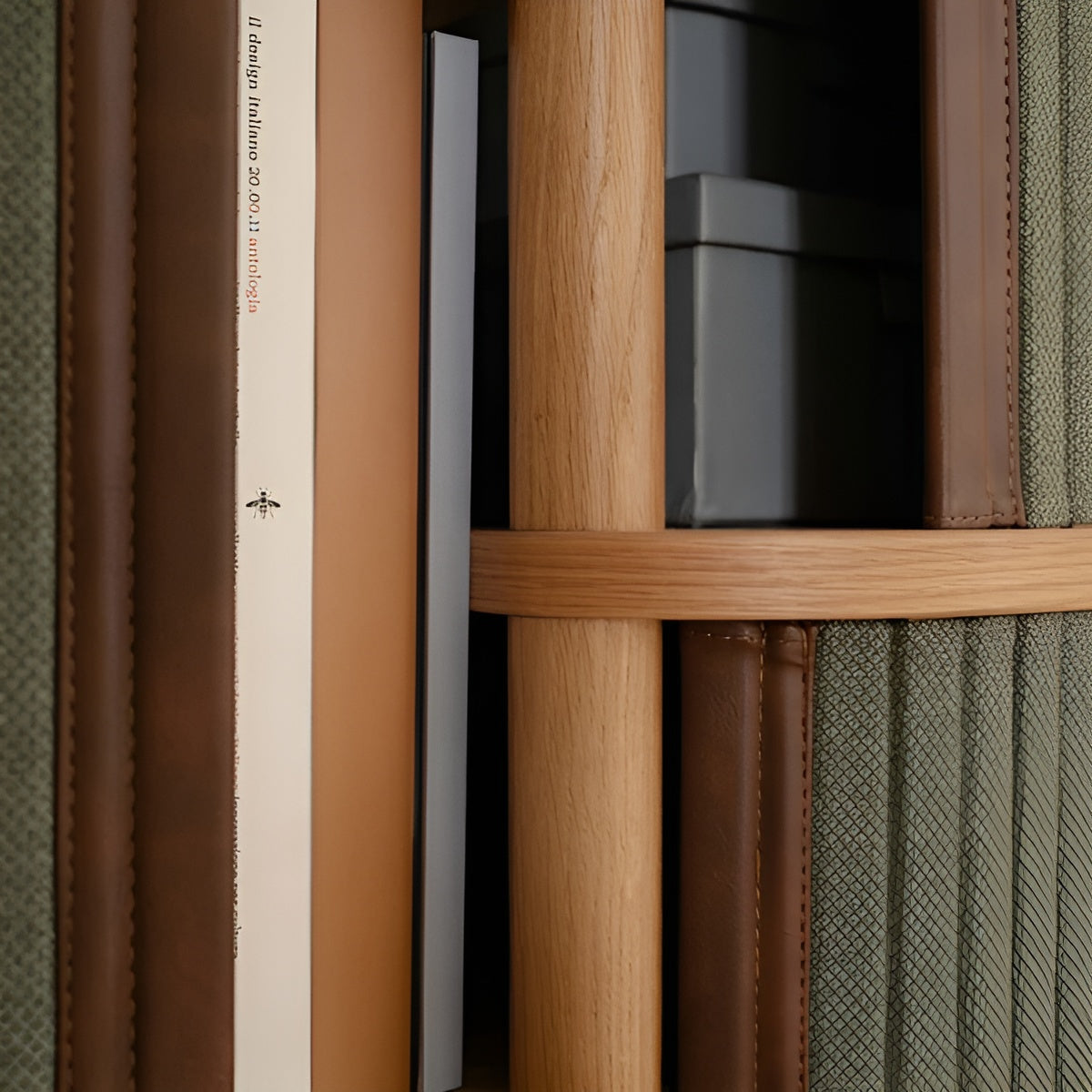 Kommode AUDACIOUS grün mit Eiche