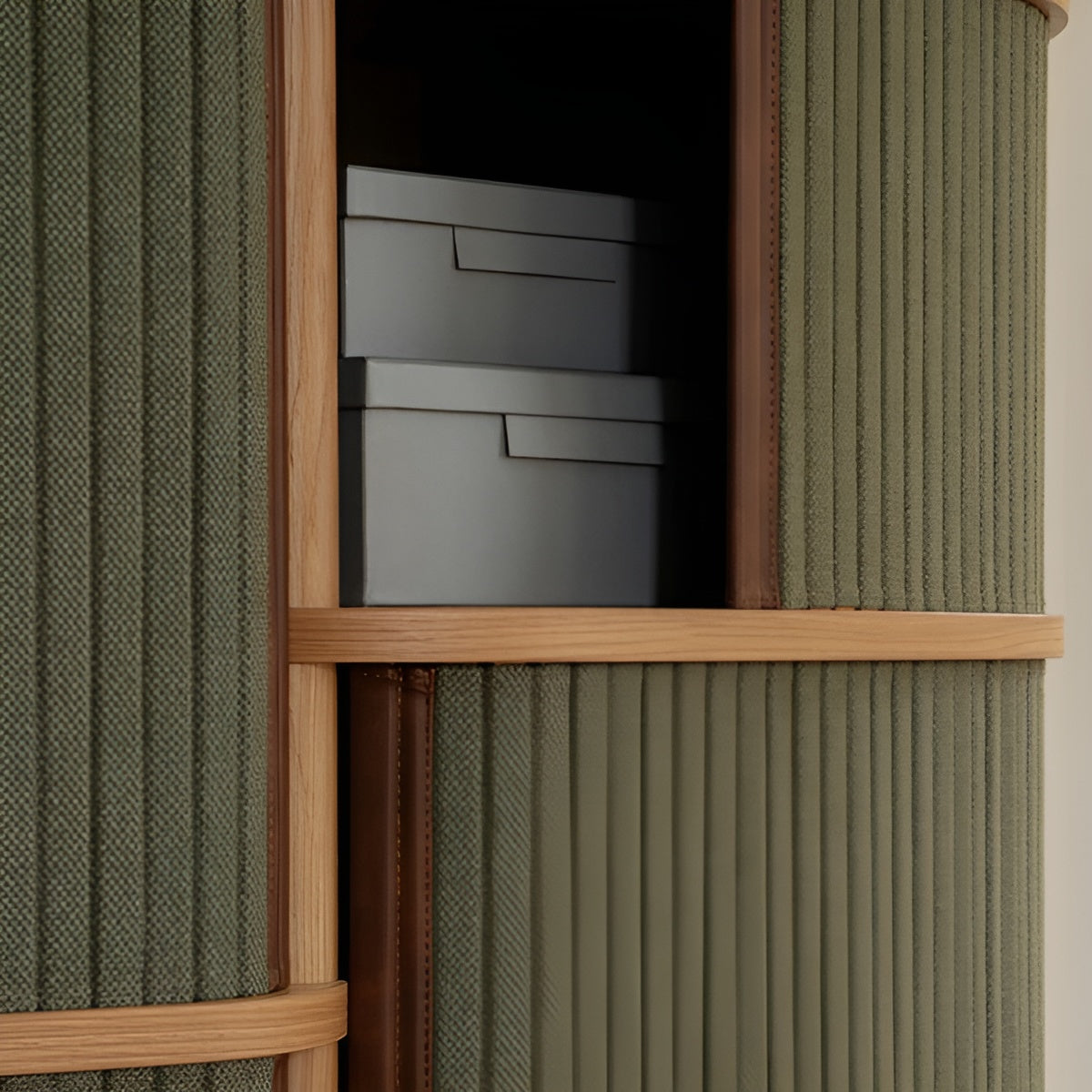 Kommode AUDACIOUS grün mit Eiche