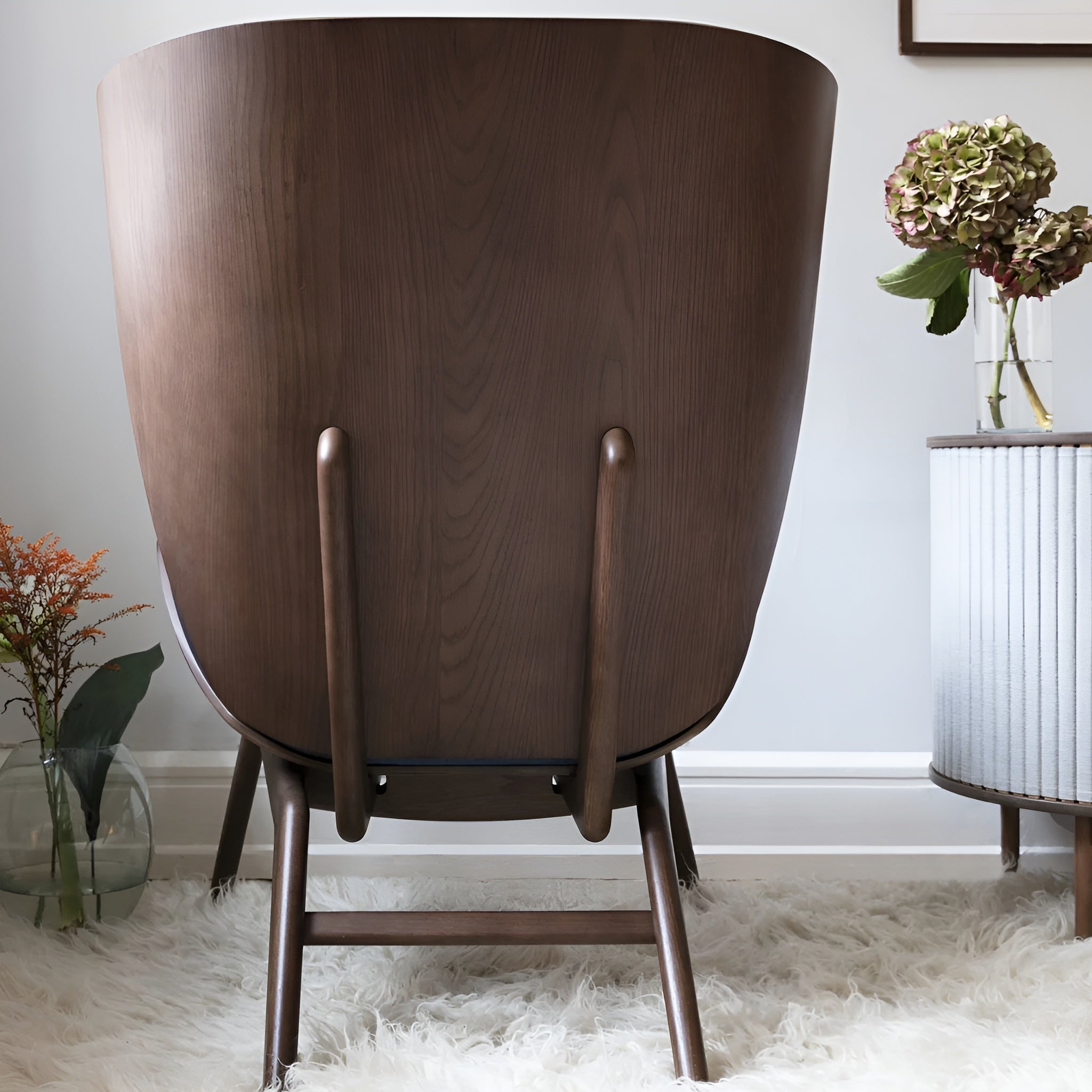 READER armchair black leather with dark oak base