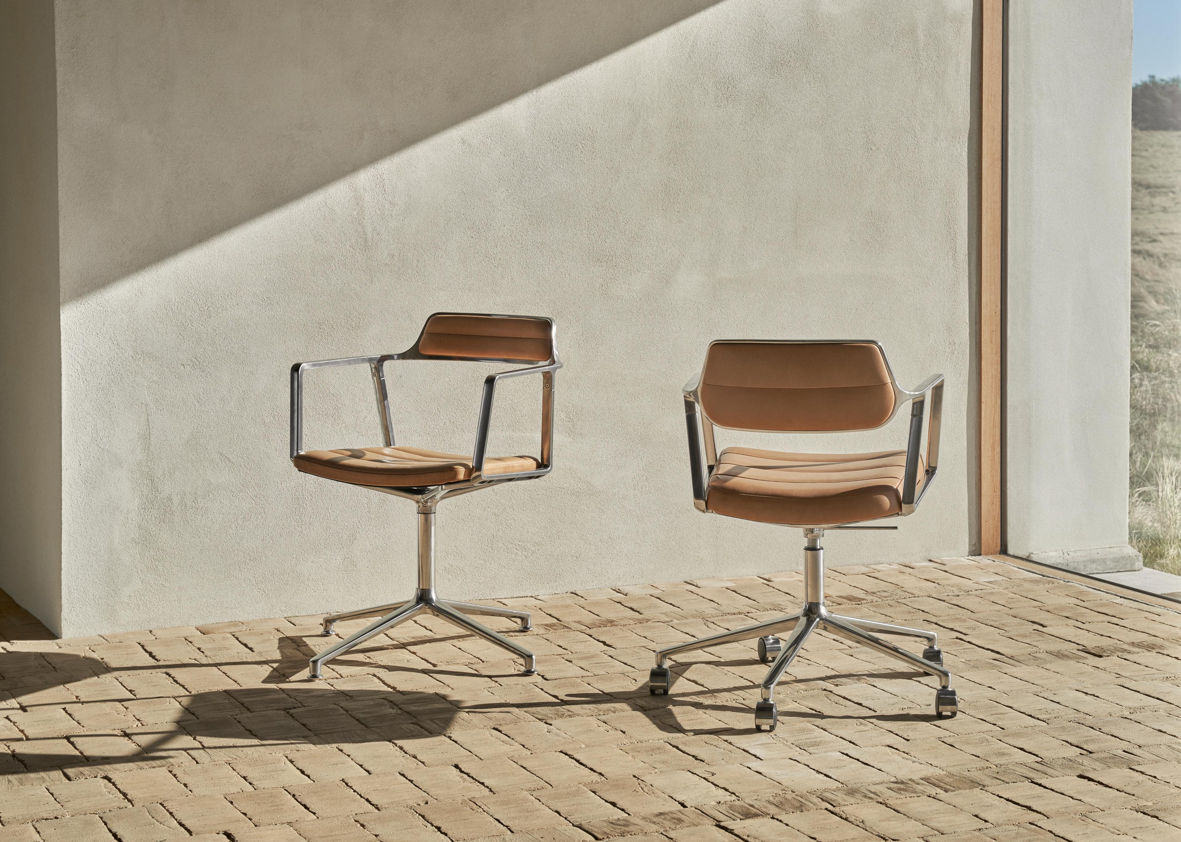 Office chair 453+ caramel leather with metal base