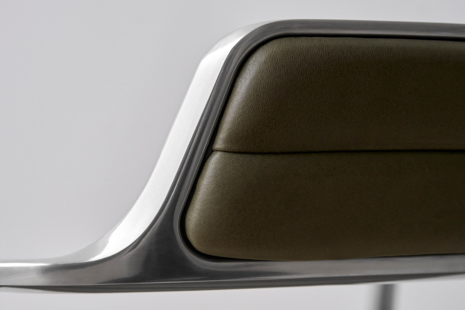 Bureau stoel 452 groene leer met metalen basis